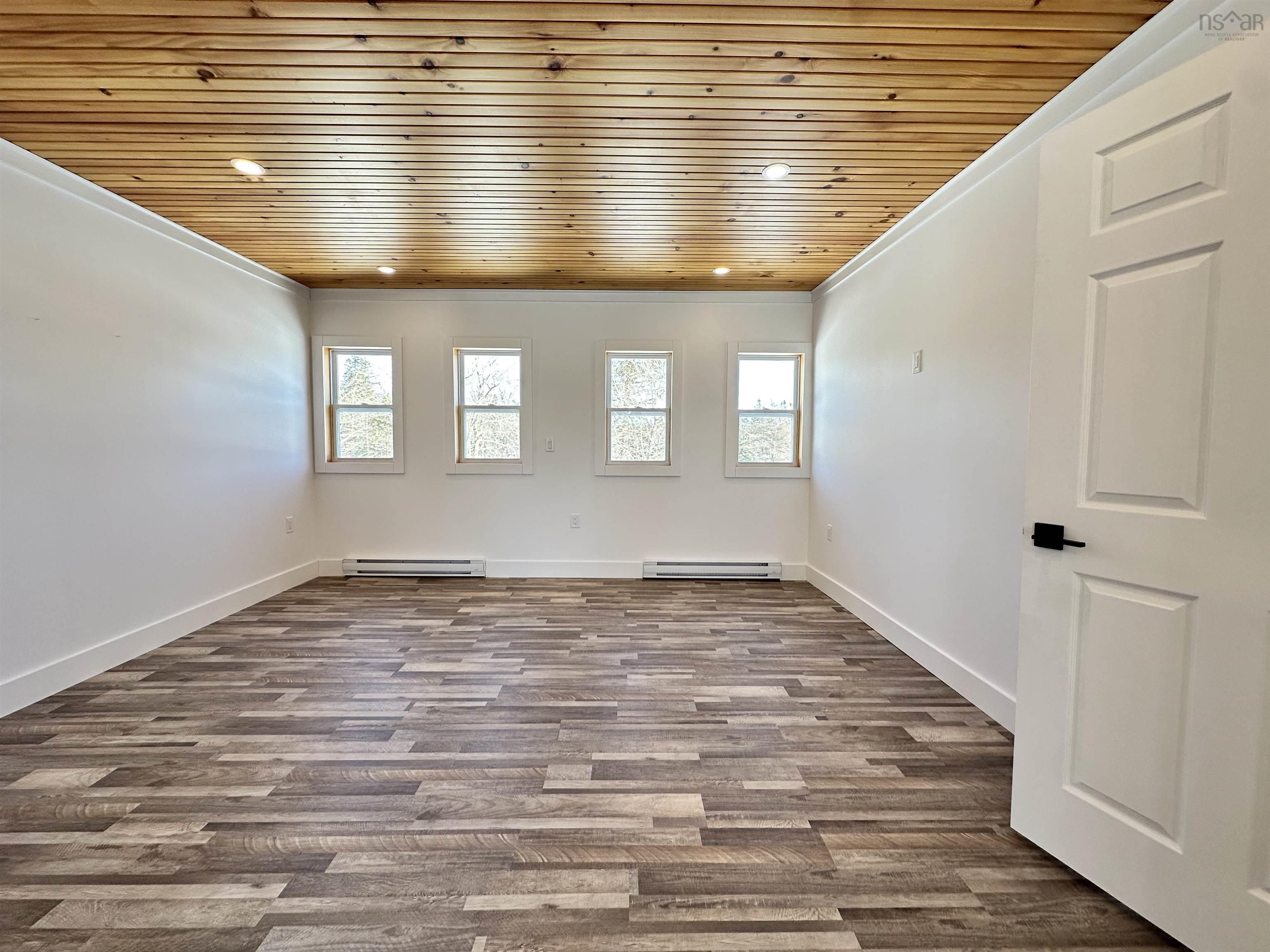 $299,900.00: 1988 New Chester Road, New Chester