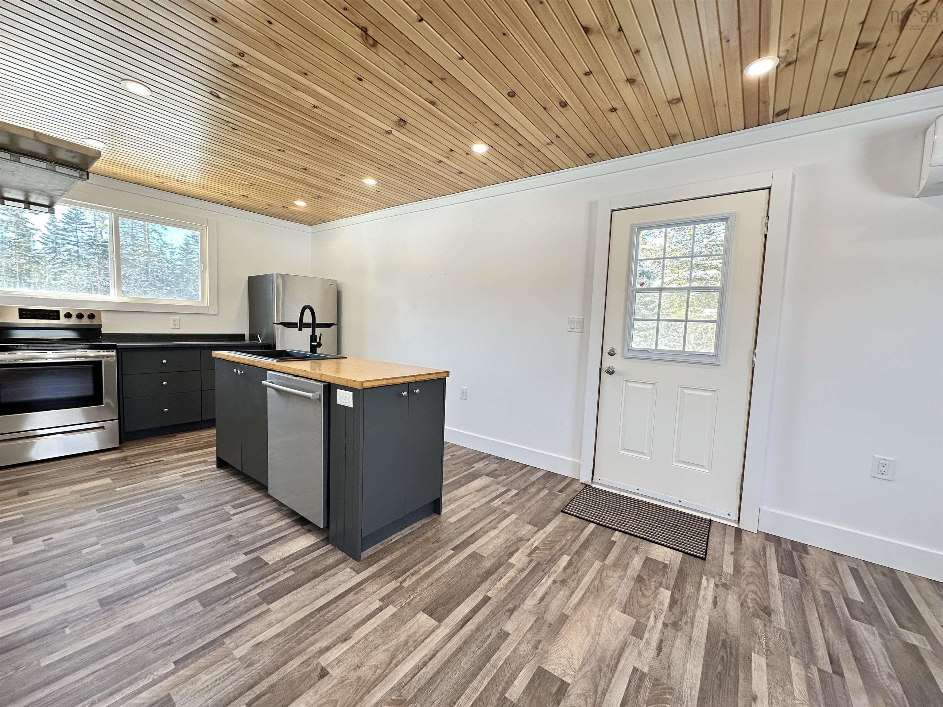 $299,900.00: 1988 New Chester Road, New Chester
