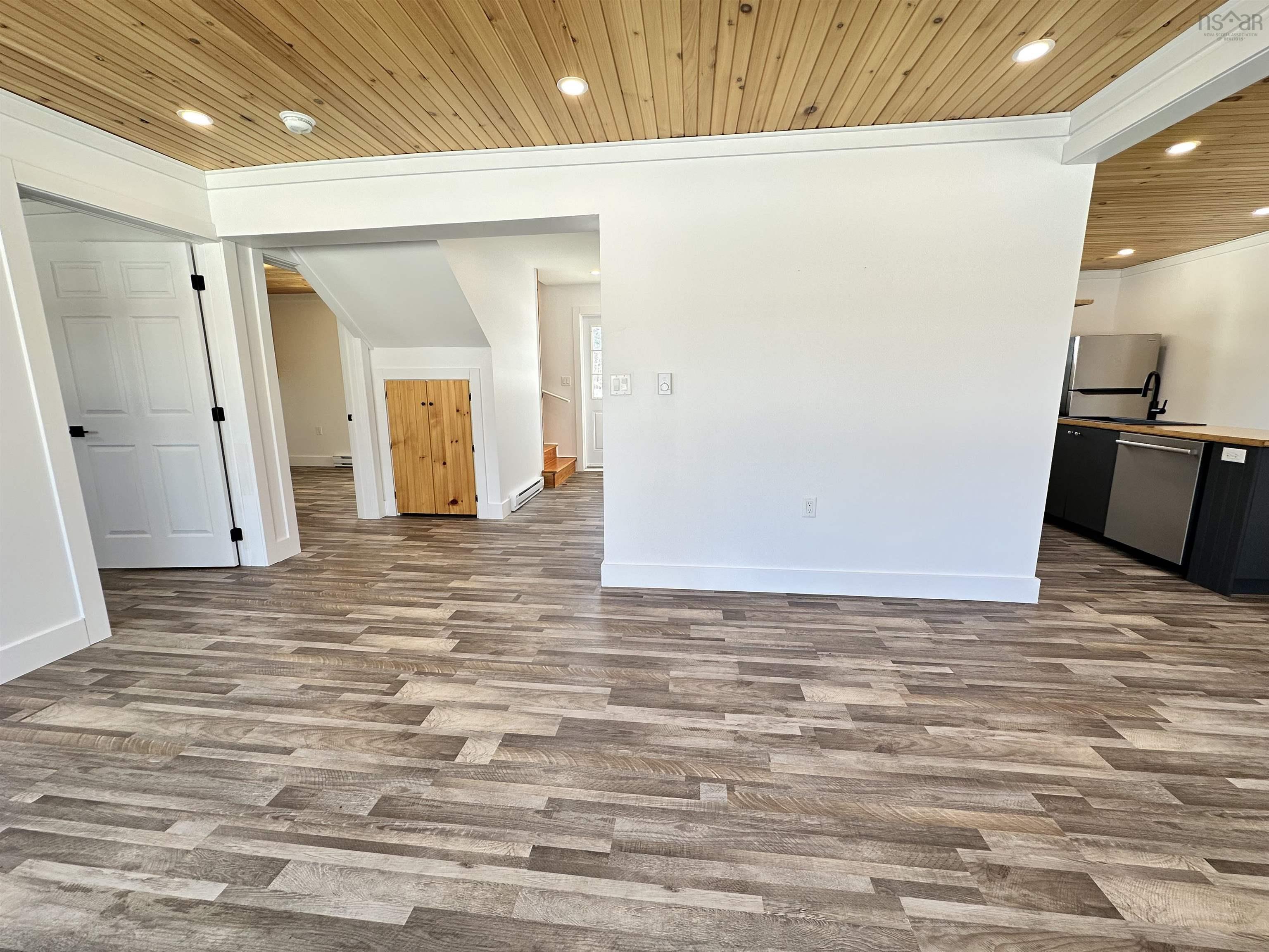 $299,900.00: 1988 New Chester Road, New Chester