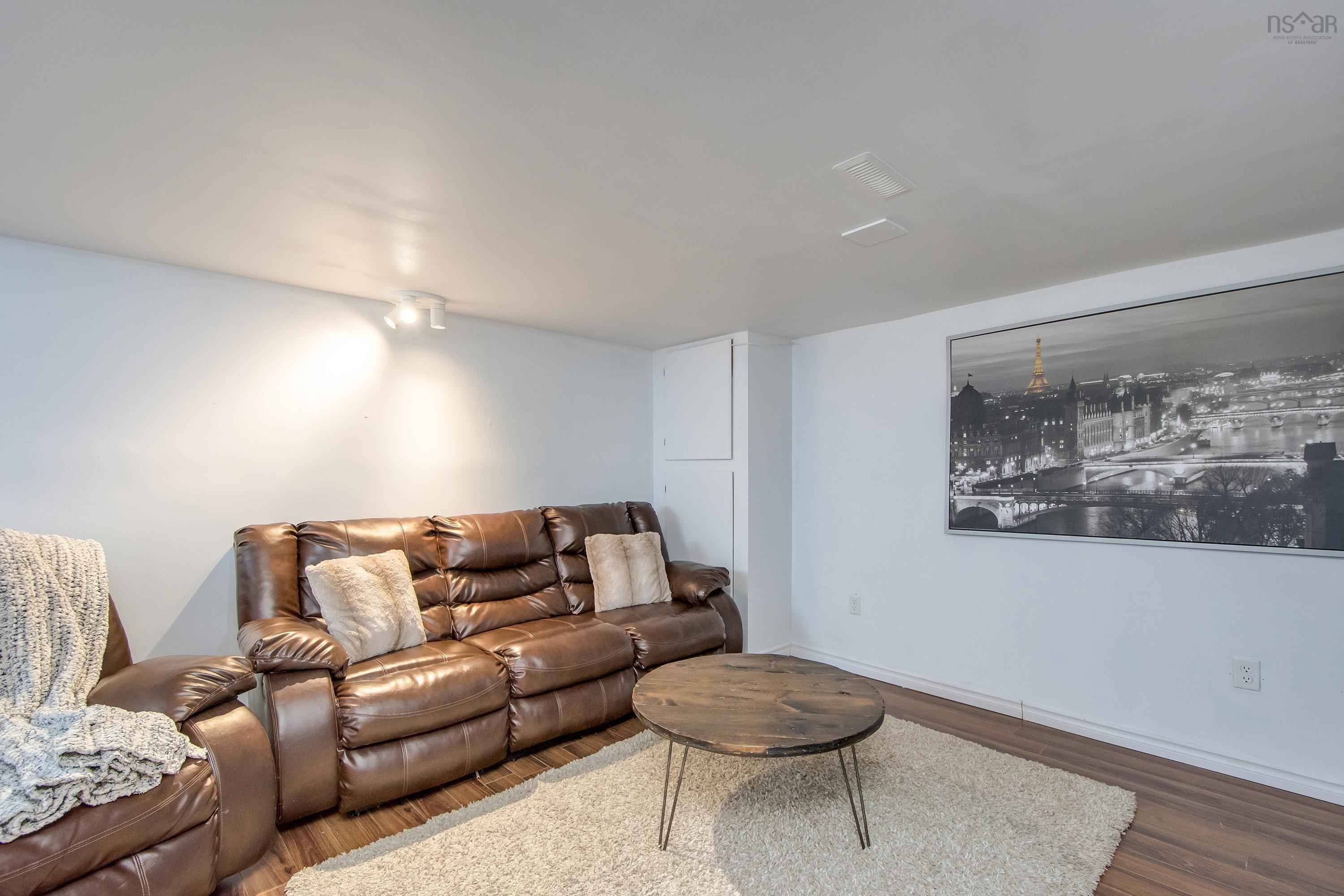 $429,900.00: 18 Brompton Road, Dartmouth