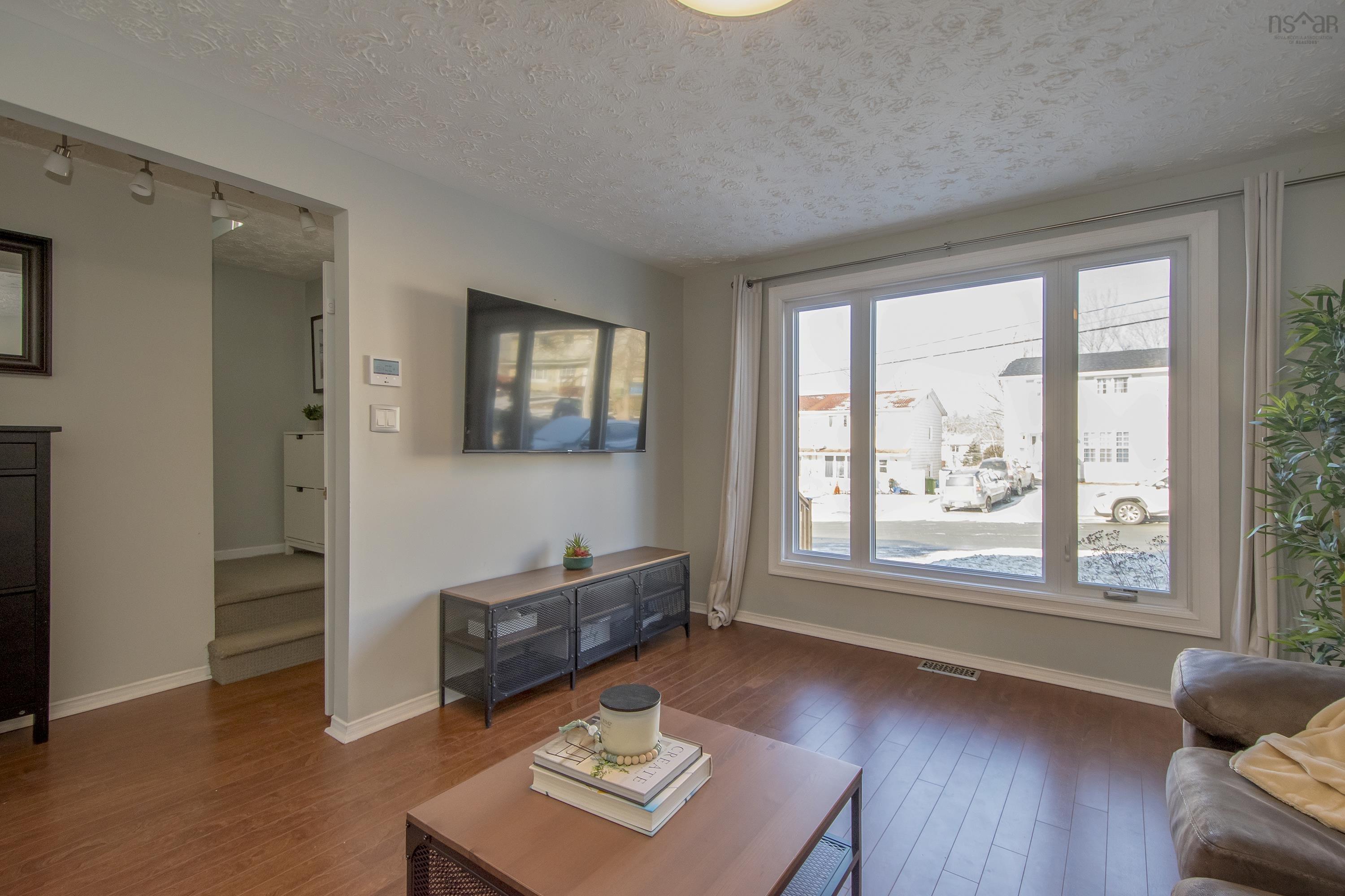 $429,900.00: 18 Brompton Road, Dartmouth