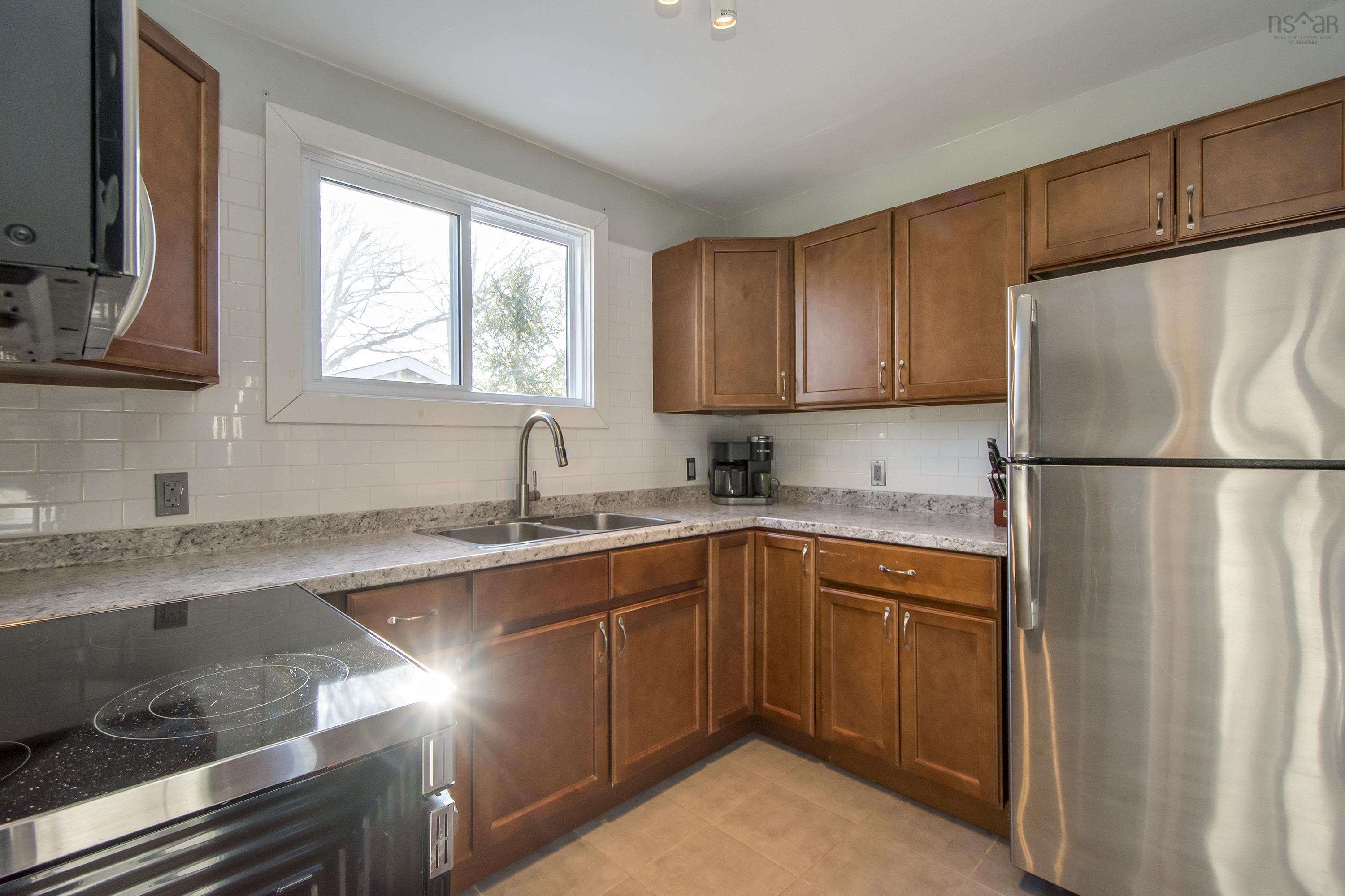 $429,900.00: 18 Brompton Road, Dartmouth