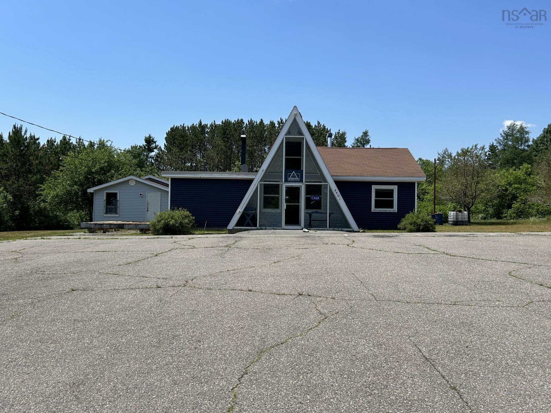 $265,000.00: 4491 12 Highway, New Ross