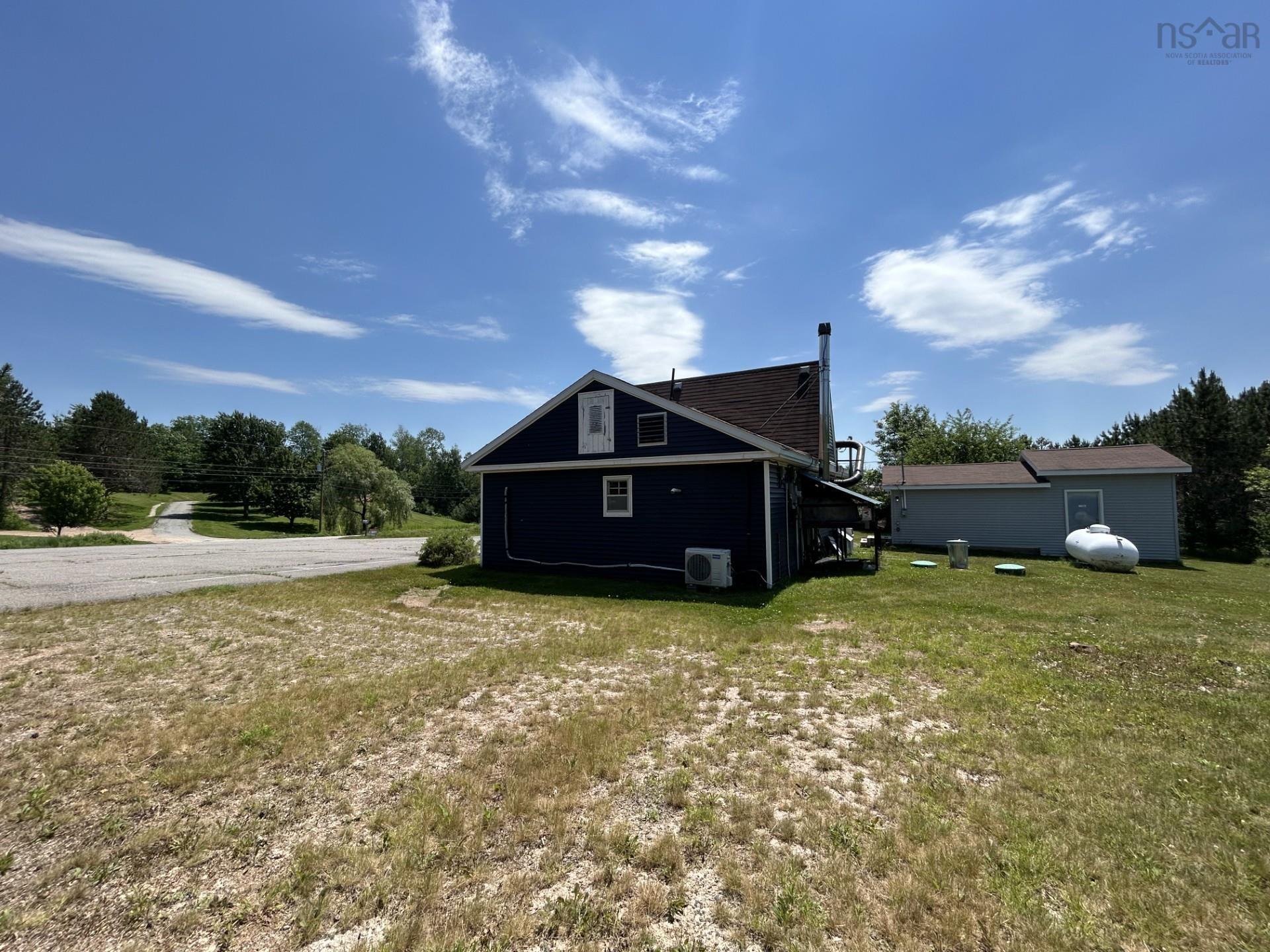$265,000.00: 4491 12 Highway, New Ross