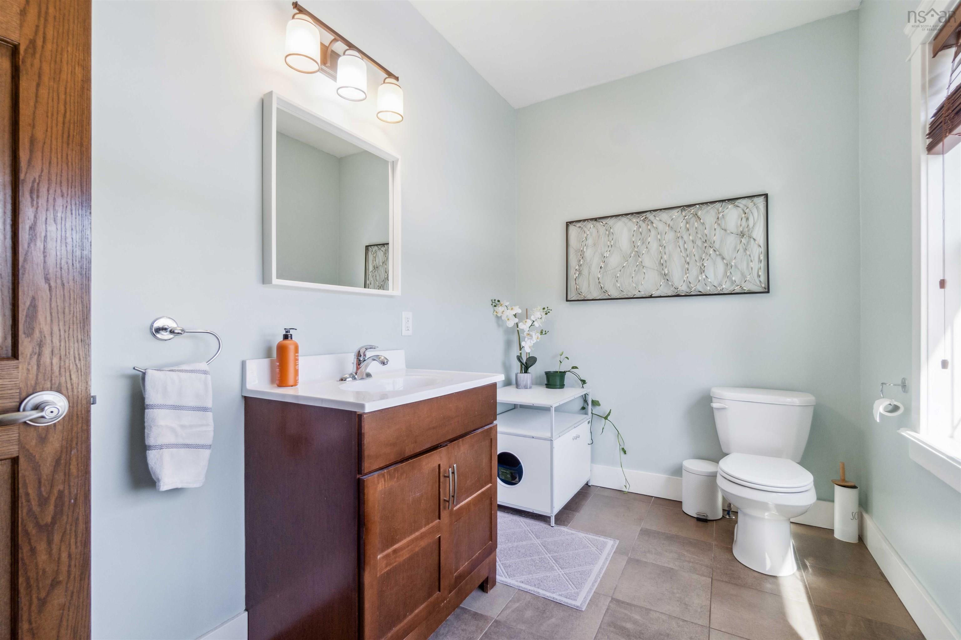 $1,099,000.00: 36 Crofters Close, Fall River