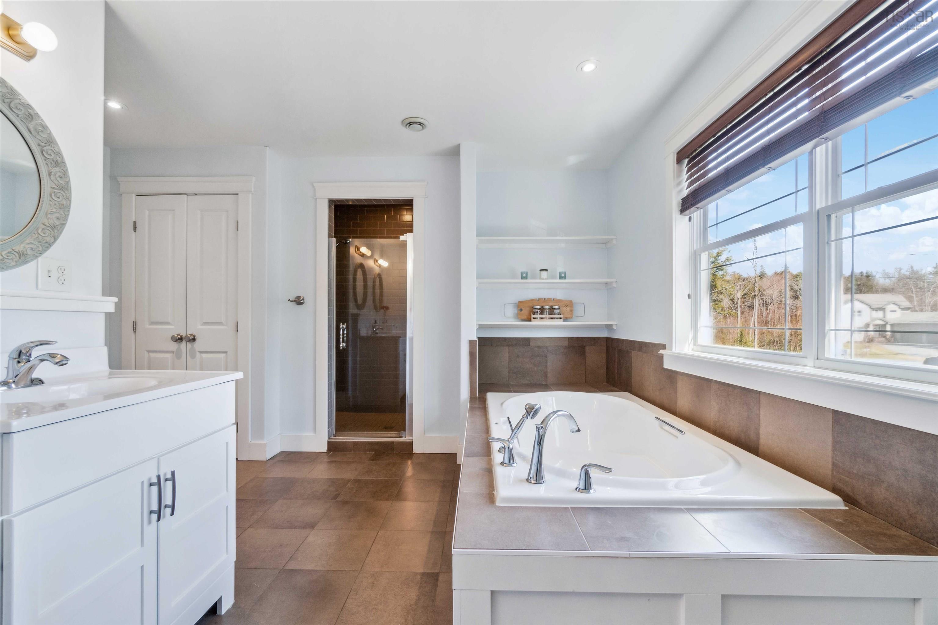 $1,099,000.00: 36 Crofters Close, Fall River