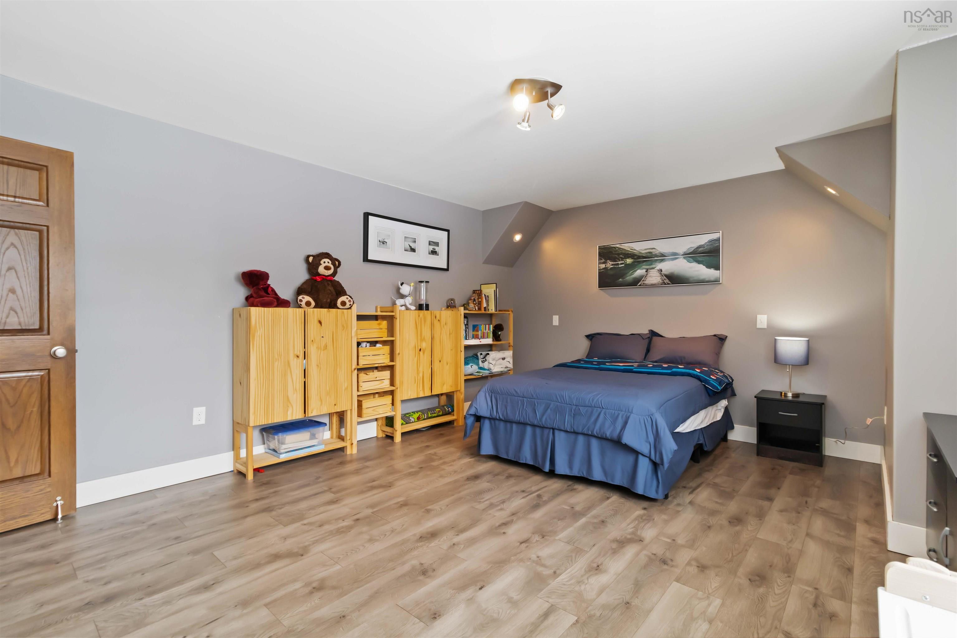 $1,099,000.00: 36 Crofters Close, Fall River