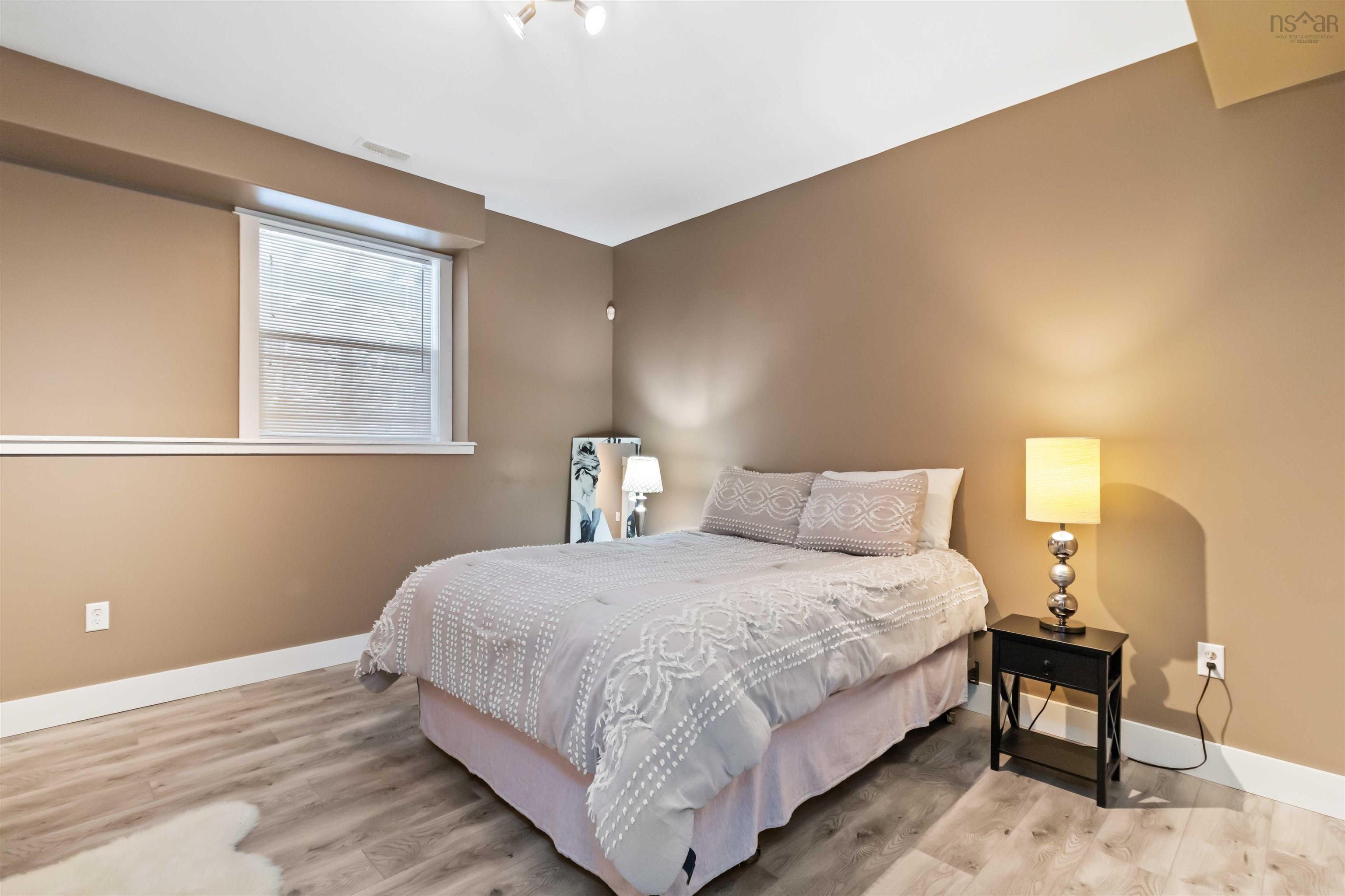 $1,099,000.00: 36 Crofters Close, Fall River