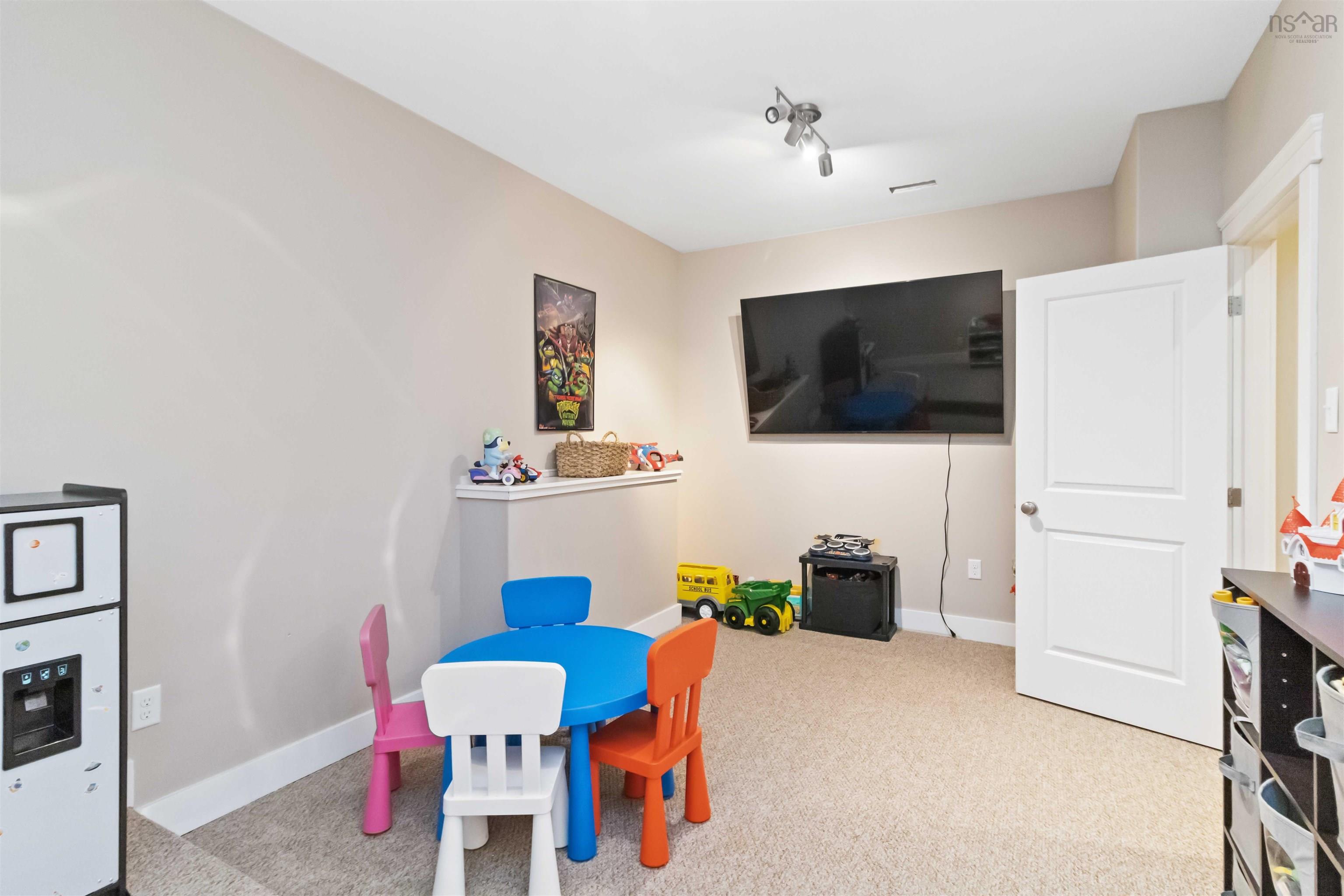 $1,099,000.00: 36 Crofters Close, Fall River