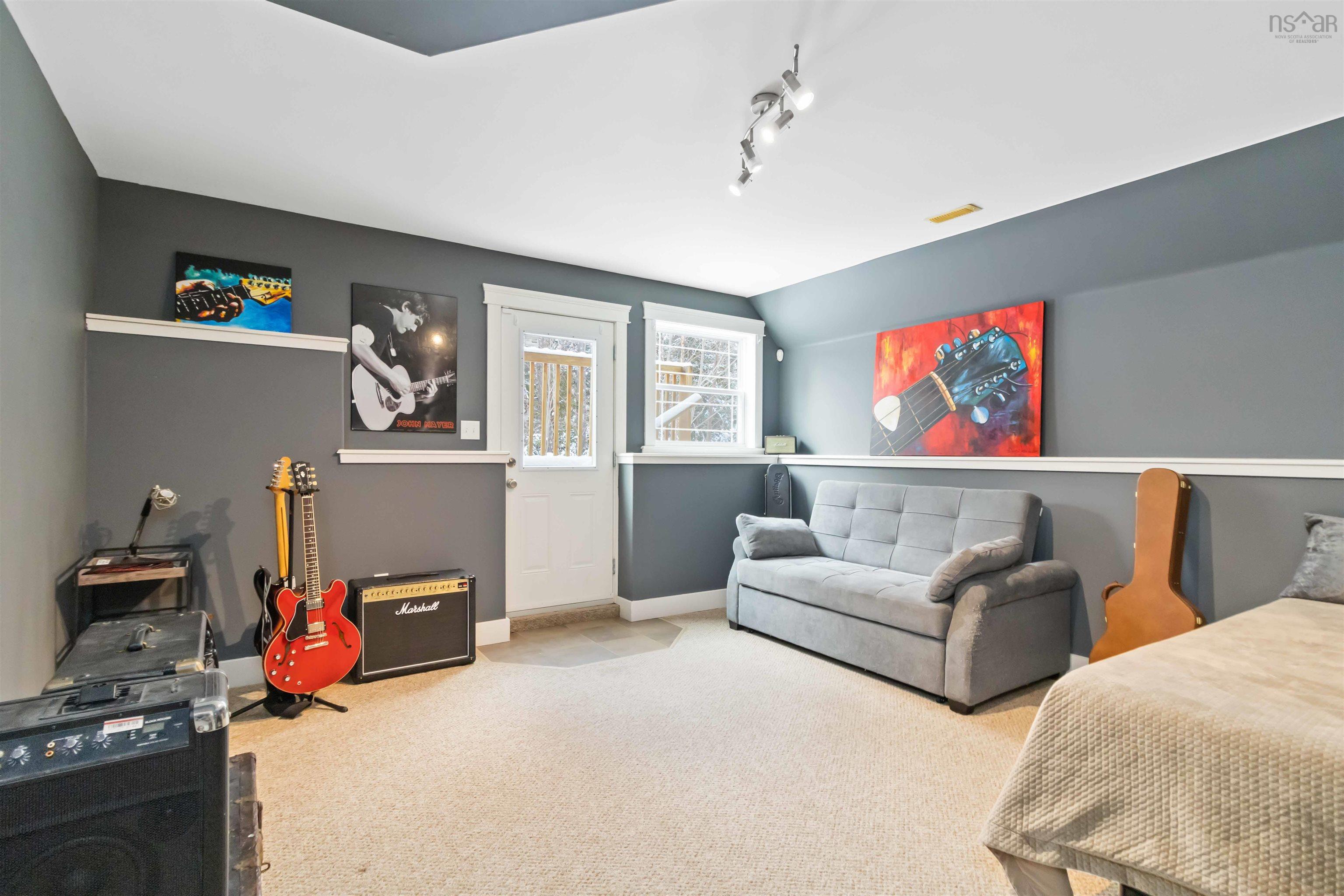 $1,099,000.00: 36 Crofters Close, Fall River