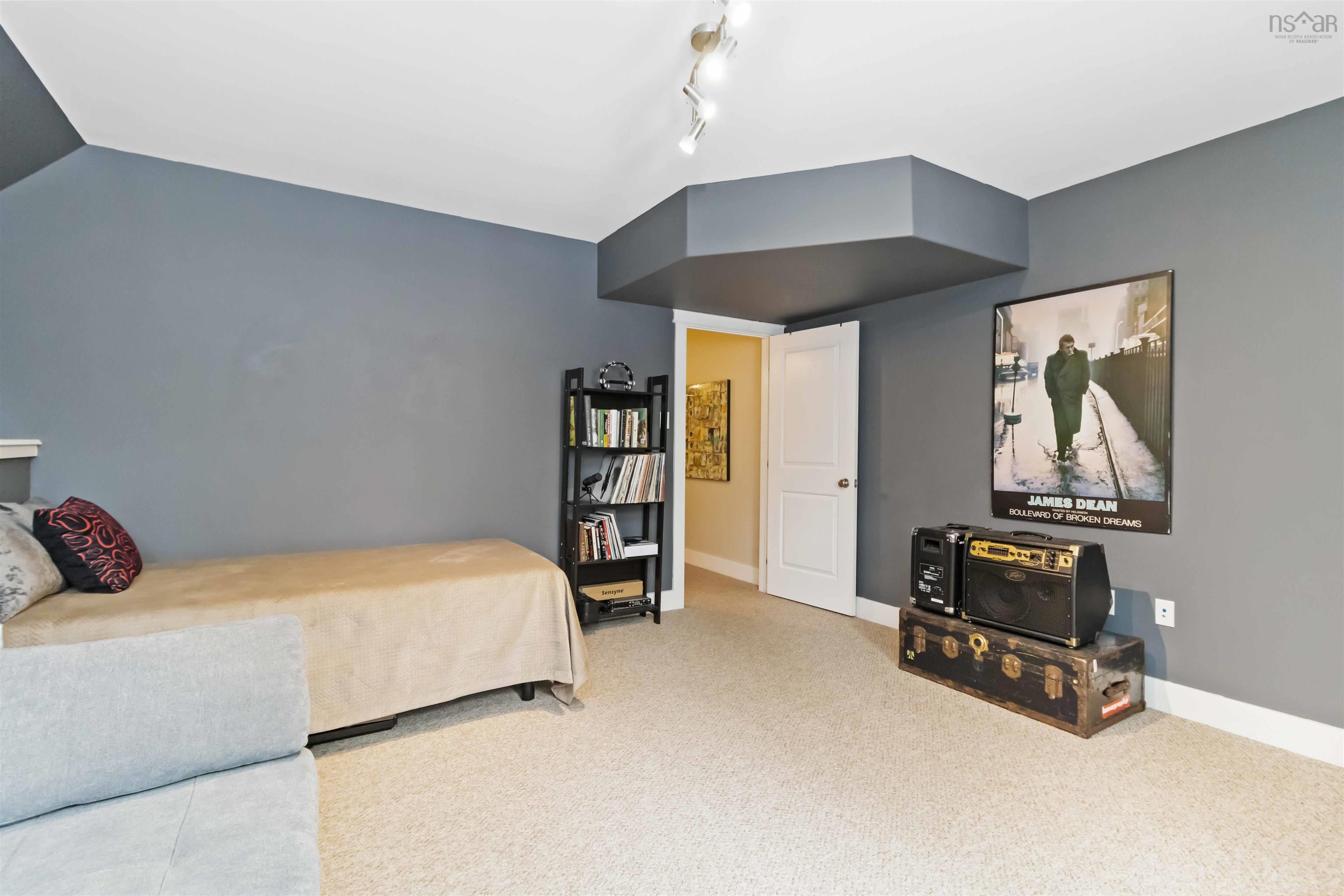 $1,099,000.00: 36 Crofters Close, Fall River