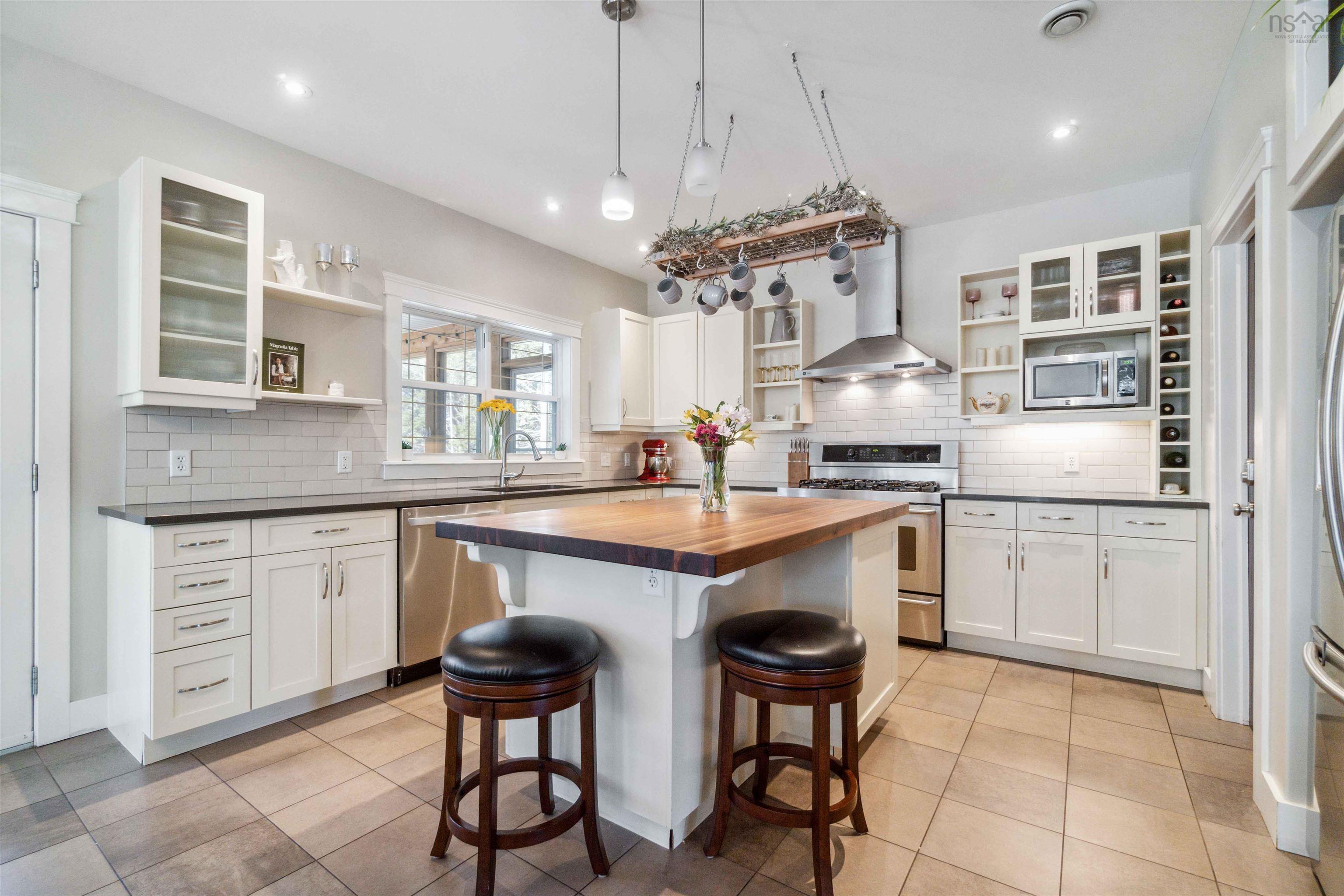 $1,099,000.00: 36 Crofters Close, Fall River