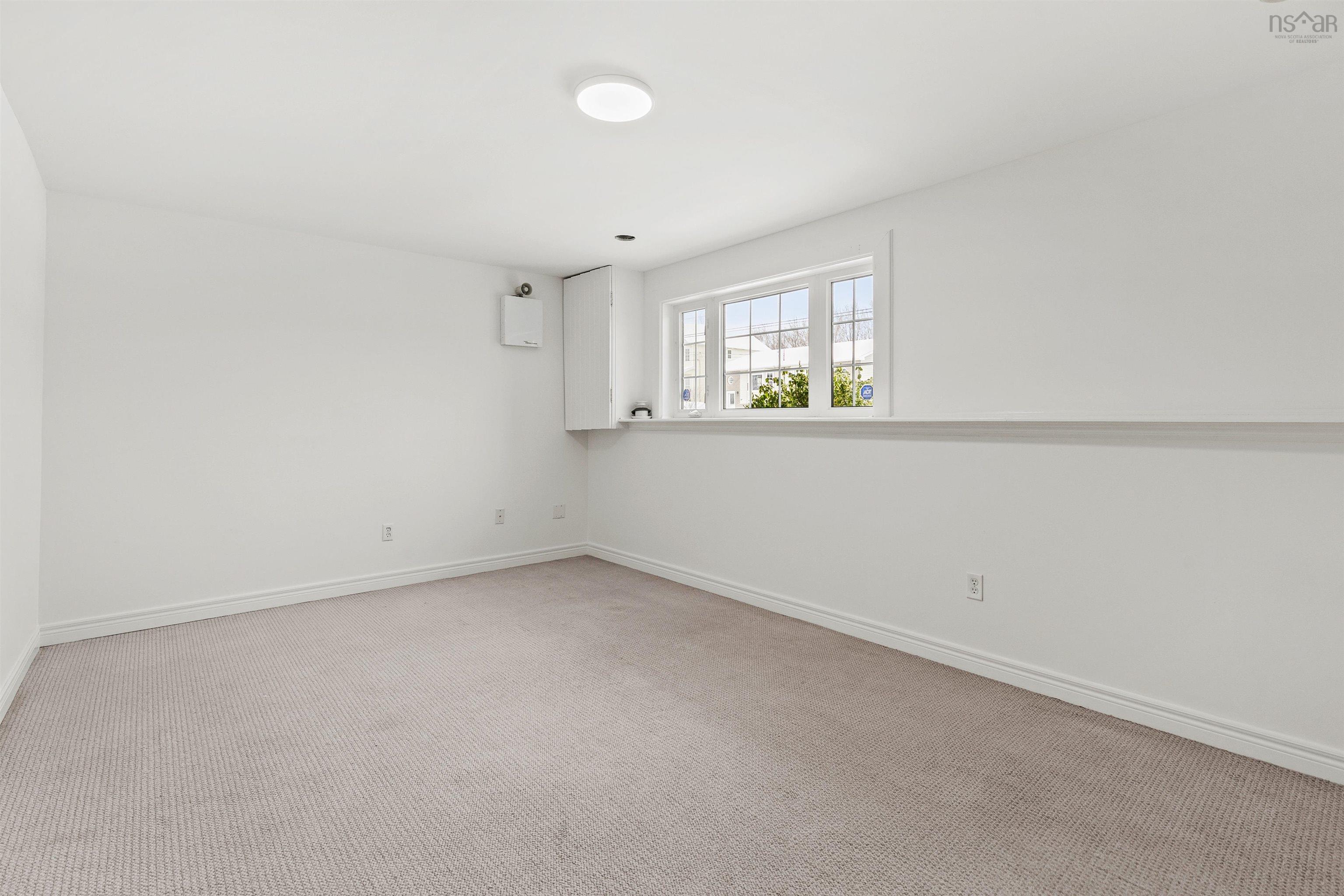 $449,900.00: 7 Chinook Court, Dartmouth