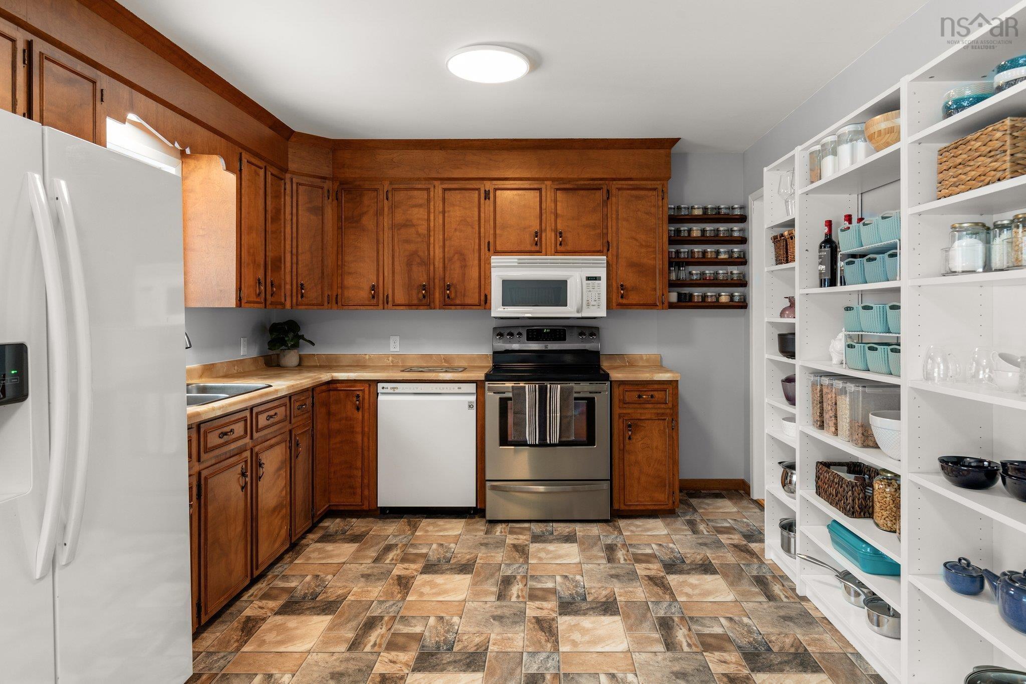 $499,900.00: 222 Old Trunk 3 Highway, East Chester