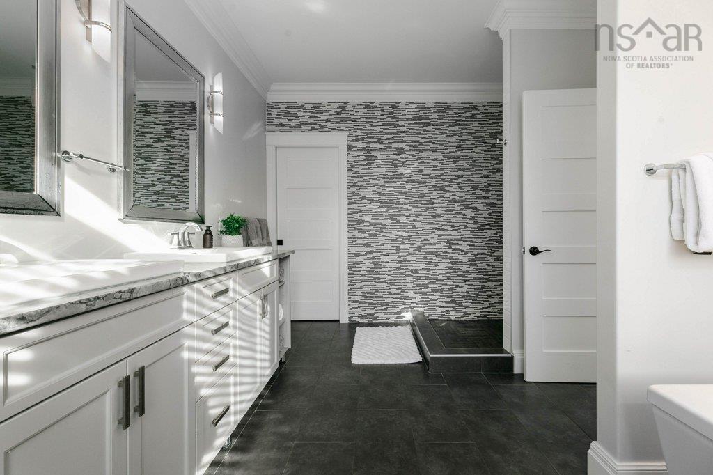 $1,595,000.00: 119 Granite Cove Drive, Hubley