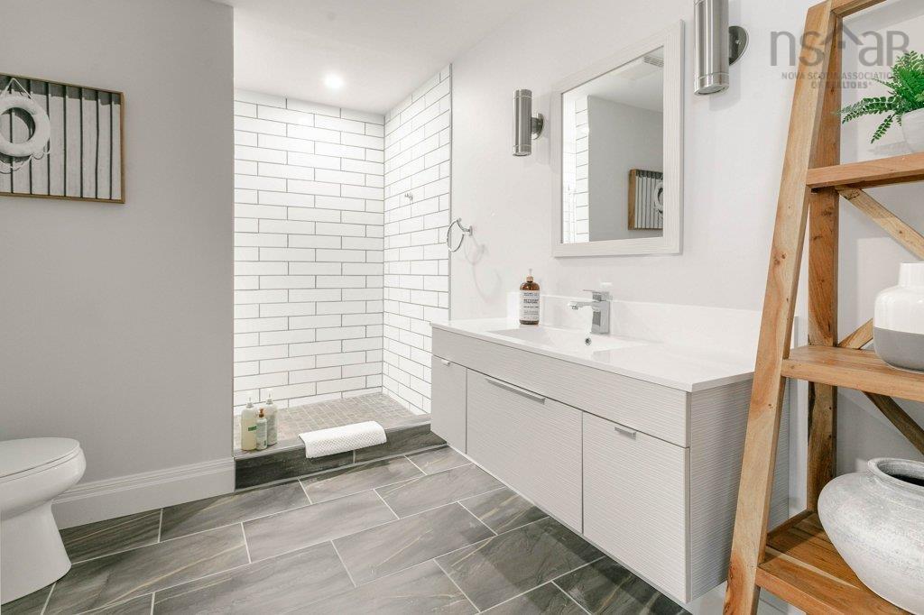 $1,595,000.00: 119 Granite Cove Drive, Hubley