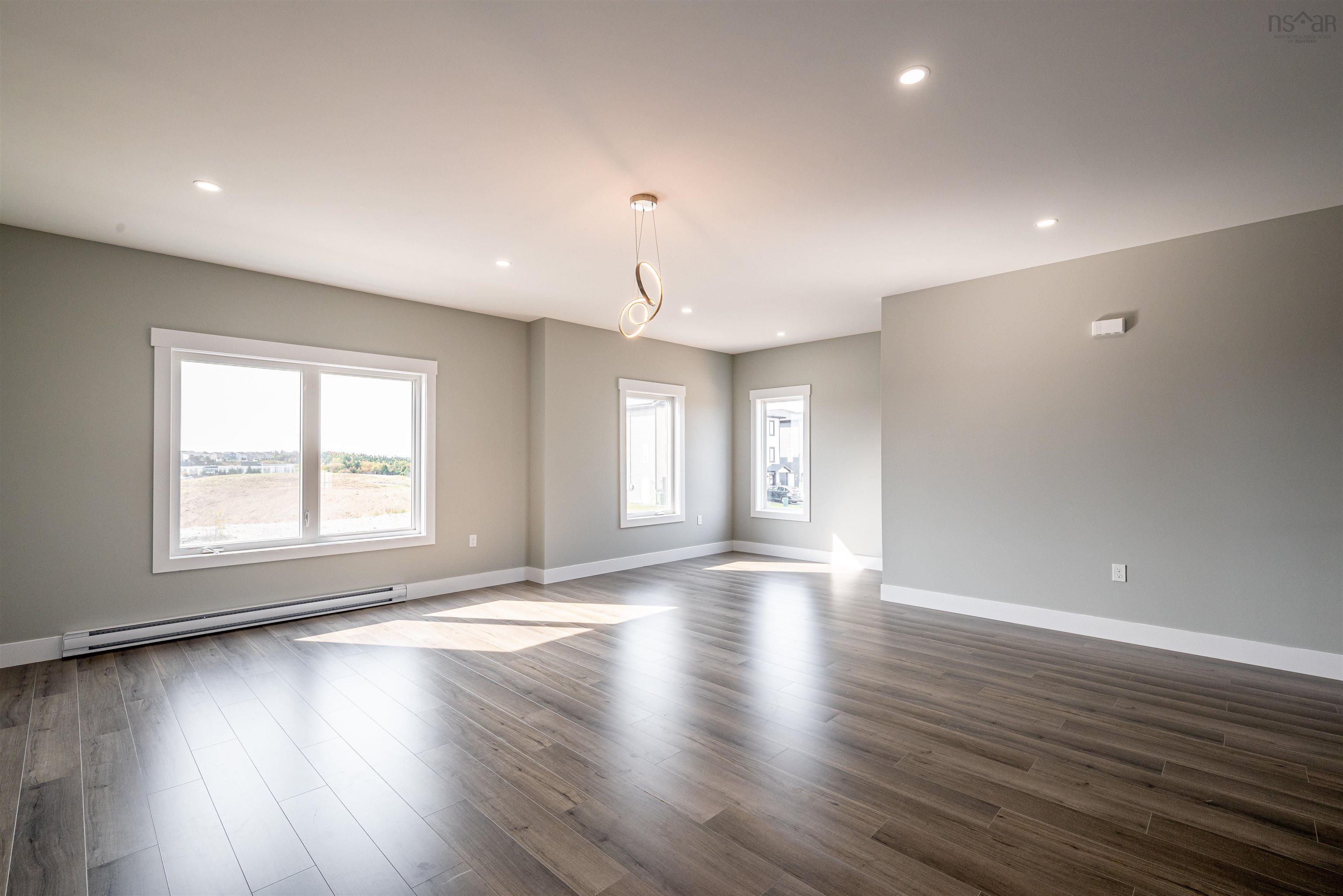 $725,000.00: 302 Higgins Avenue, Beechville