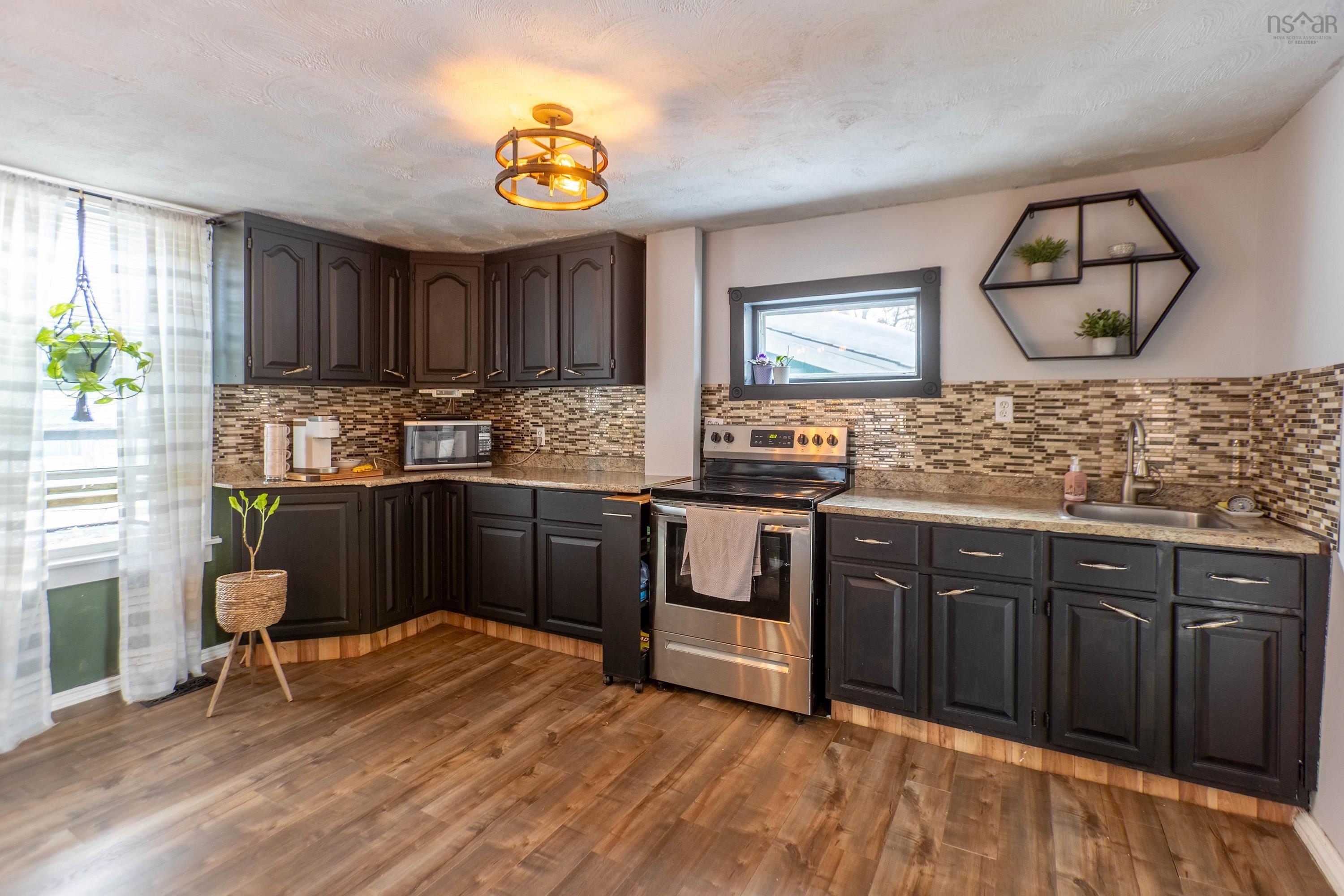 $154,900.00: 33 Park Street, Amherst