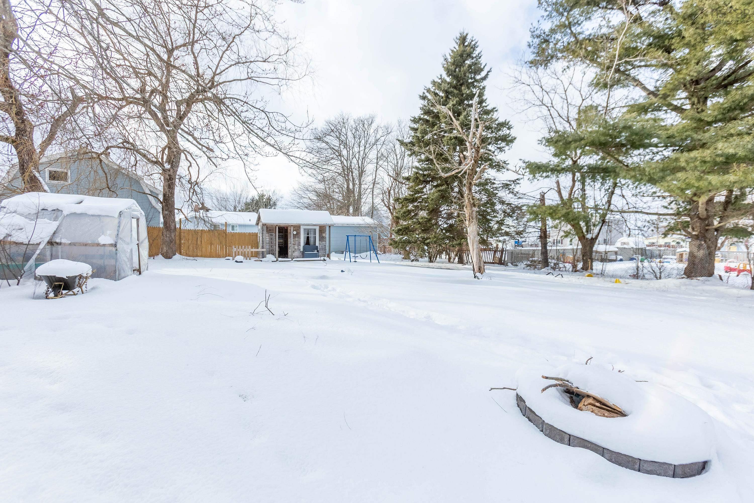 $154,900.00: 33 Park Street, Amherst