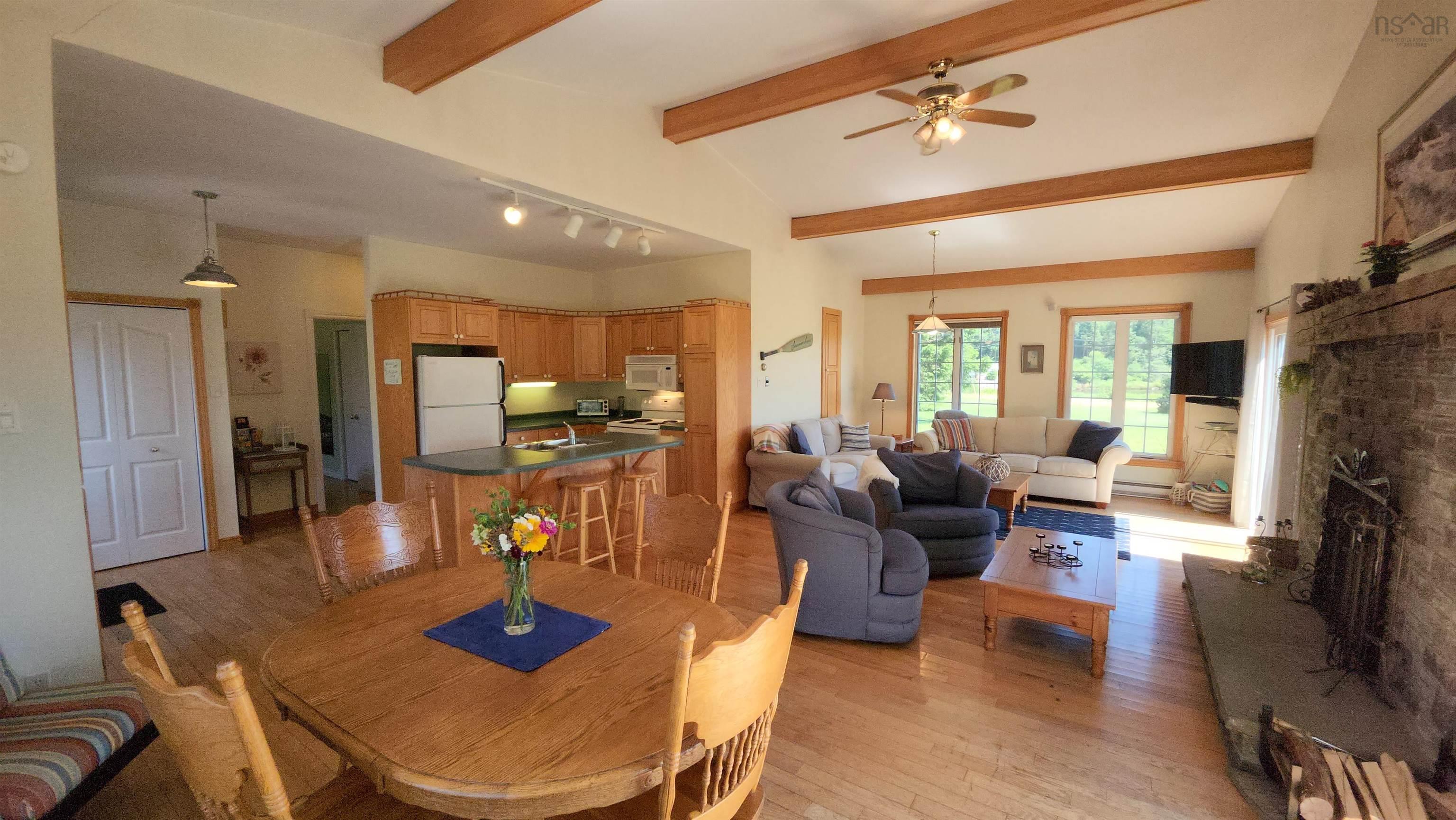 $499,000.00: 5 Green Bay Road, Petite Rivière