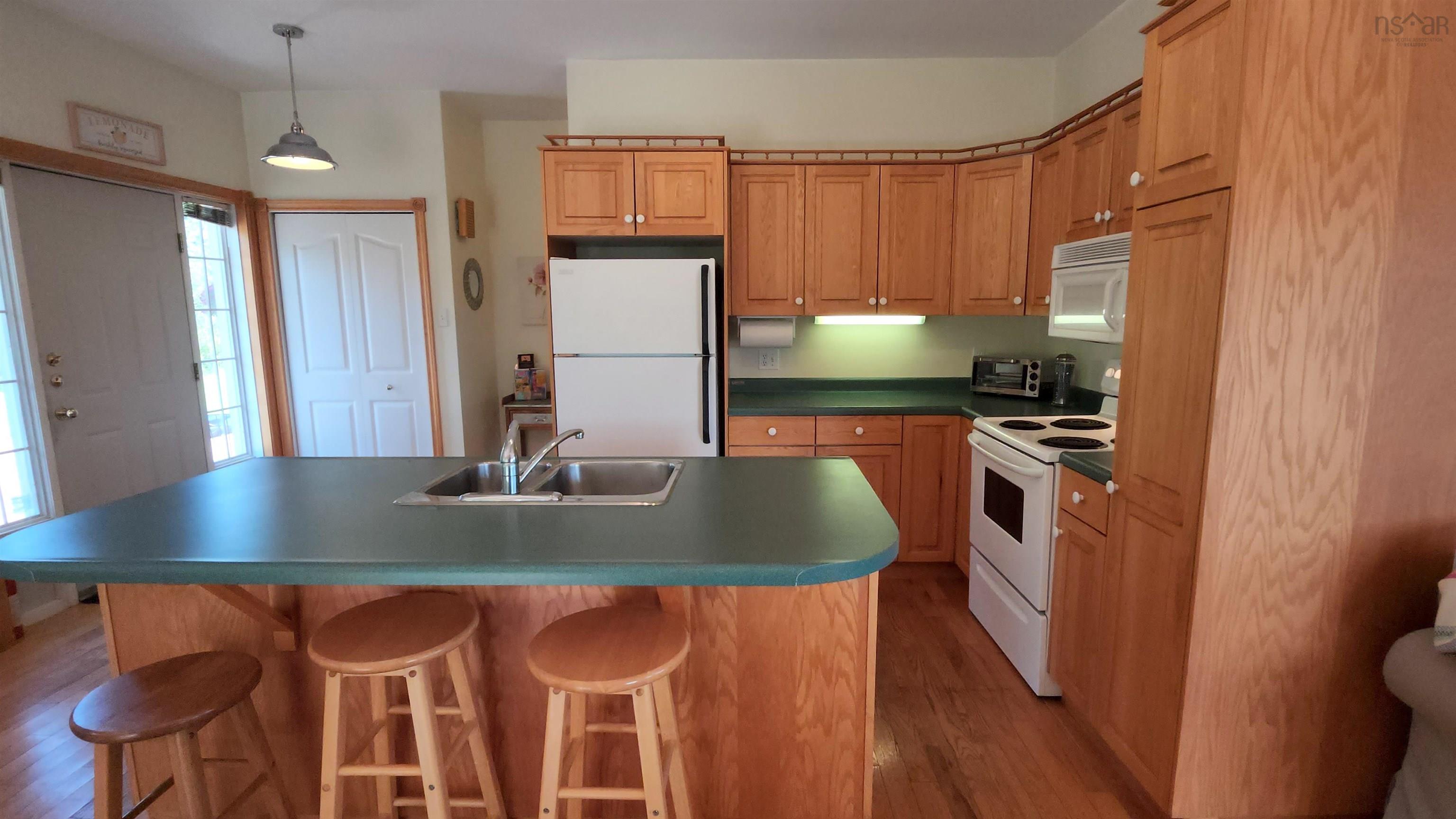 $499,000.00: 5 Green Bay Road, Petite Rivière