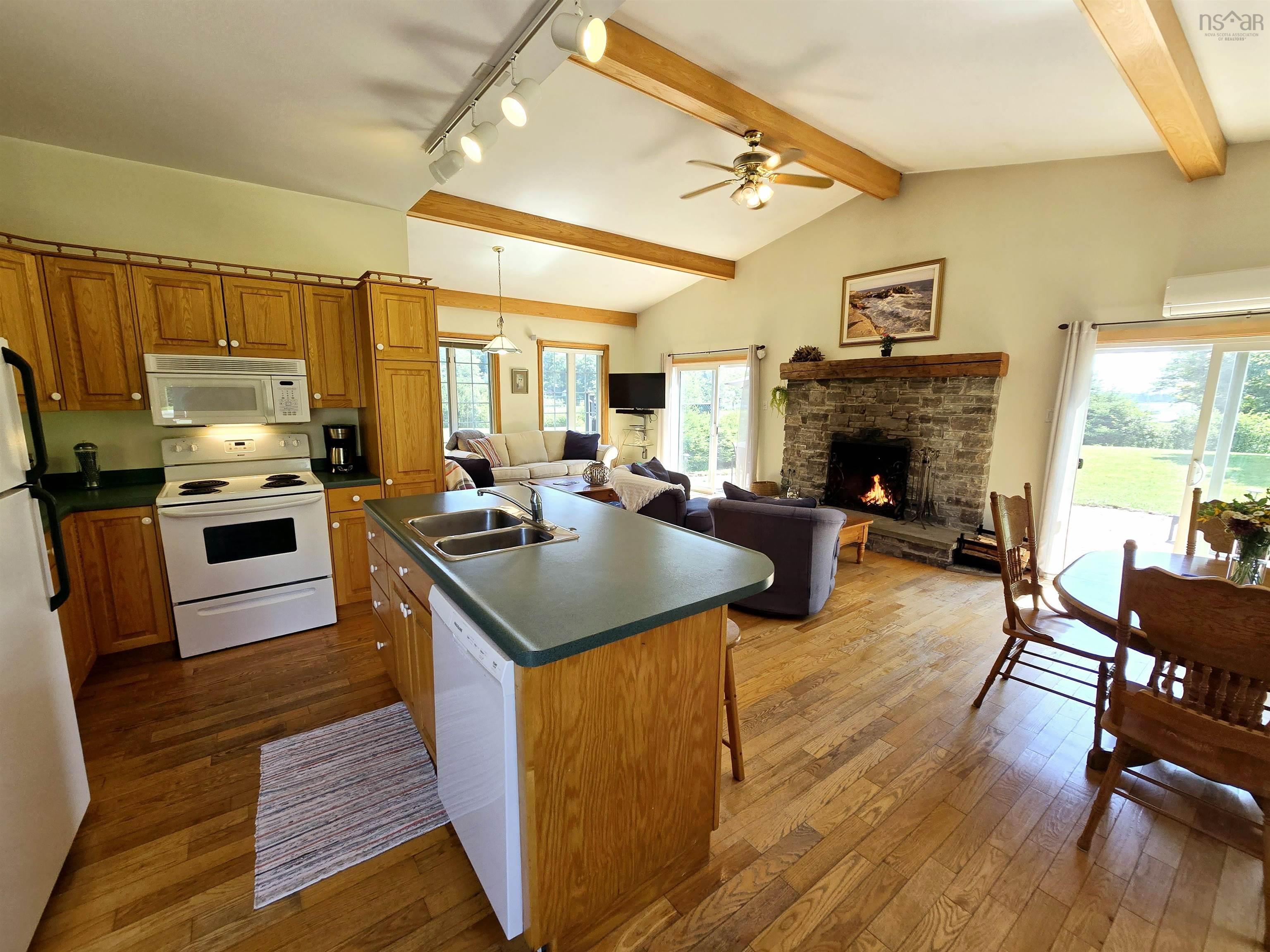 $499,000.00: 5 Green Bay Road, Petite Rivière
