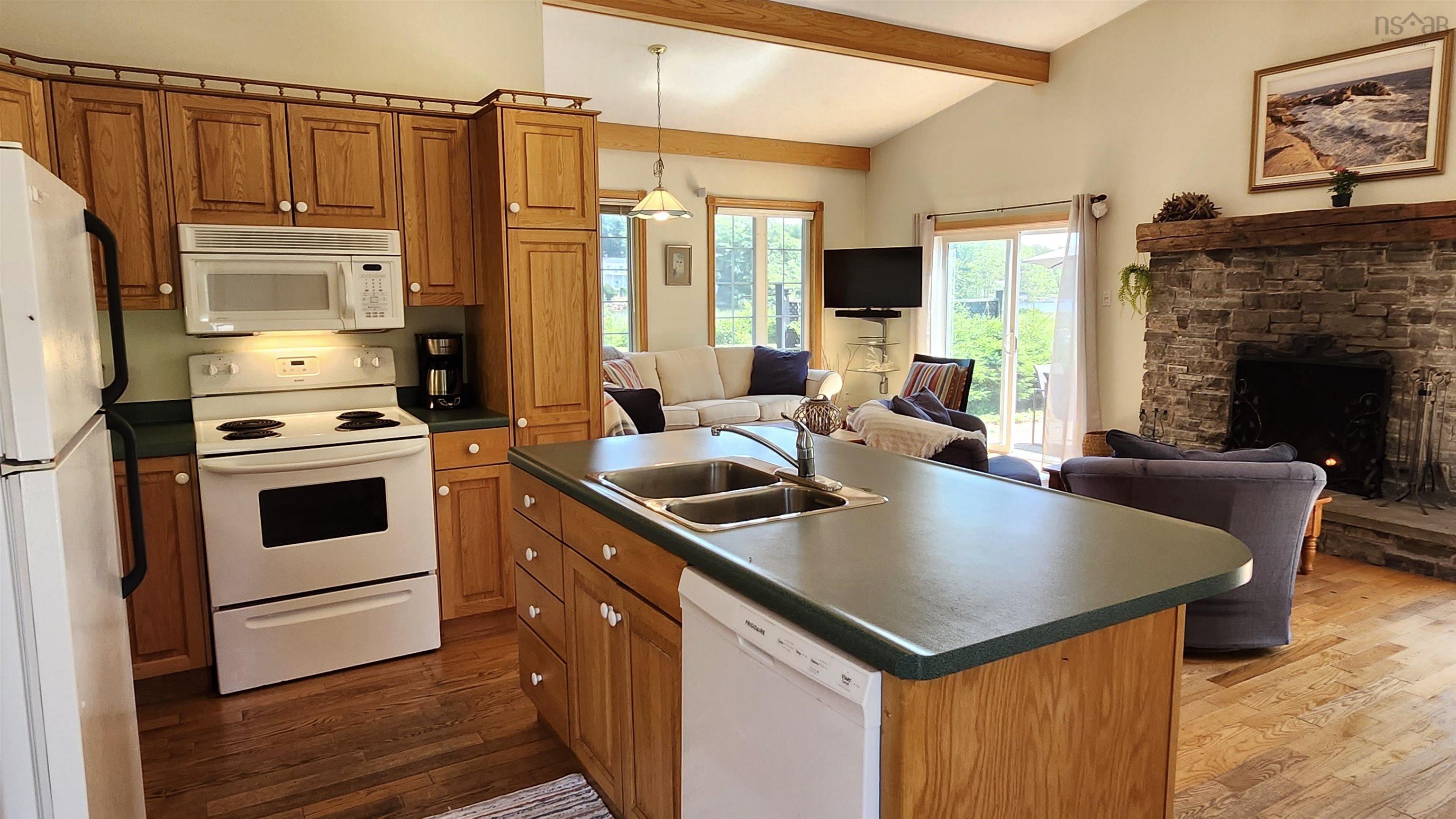 $499,000.00: 5 Green Bay Road, Petite Rivière