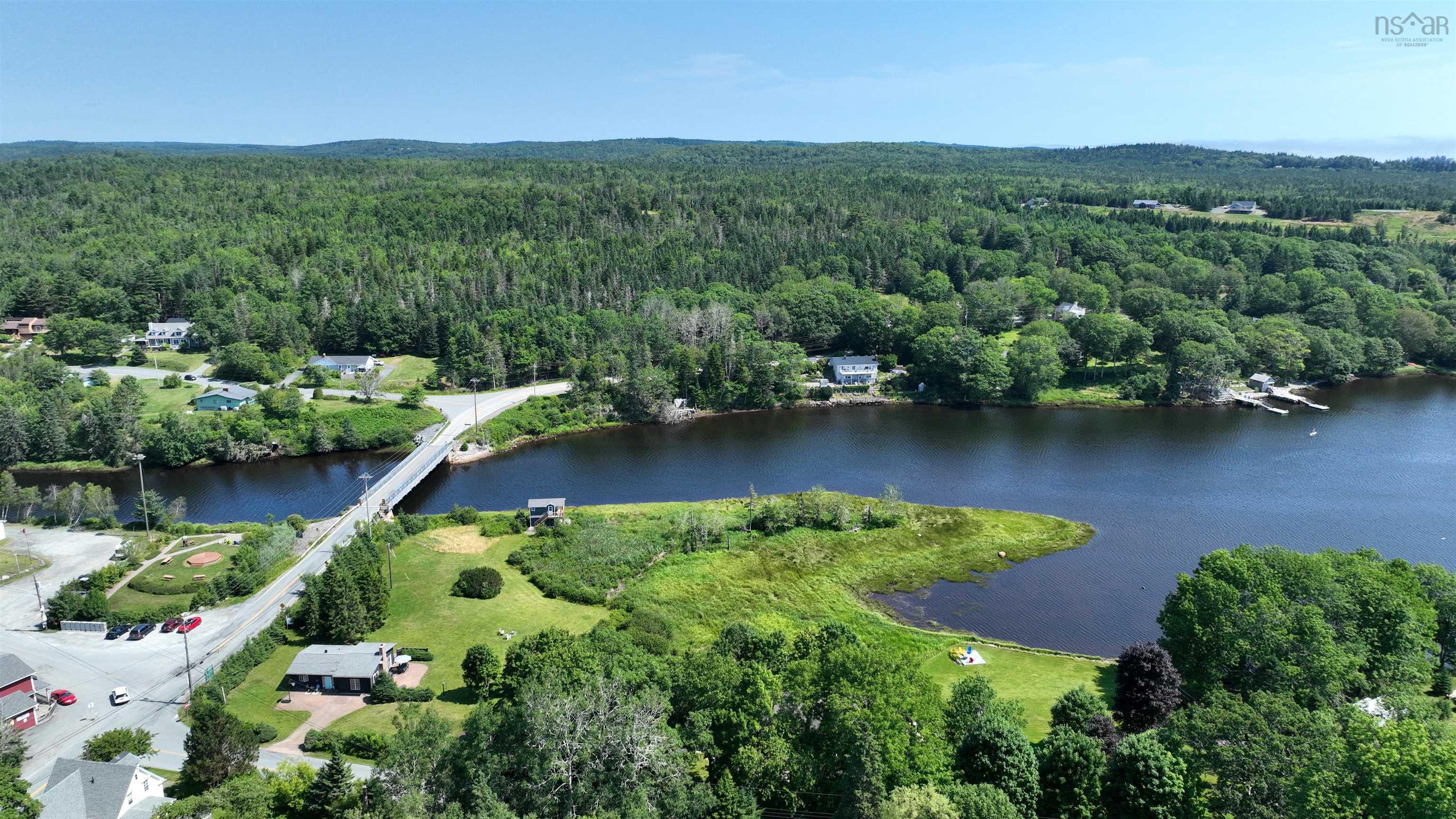 $499,000.00: 5 Green Bay Road, Petite Rivière