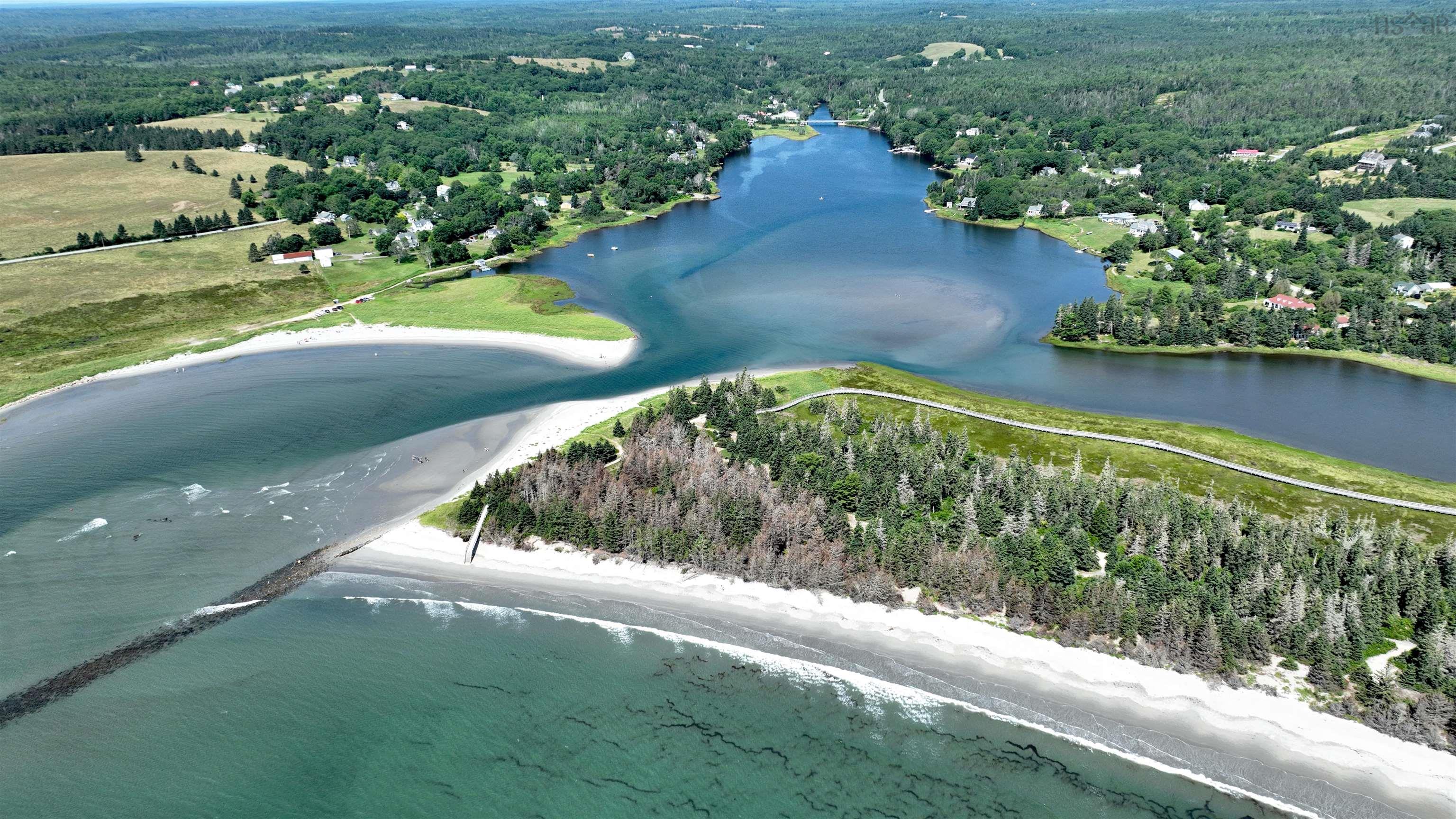 $499,000.00: 5 Green Bay Road, Petite Rivière
