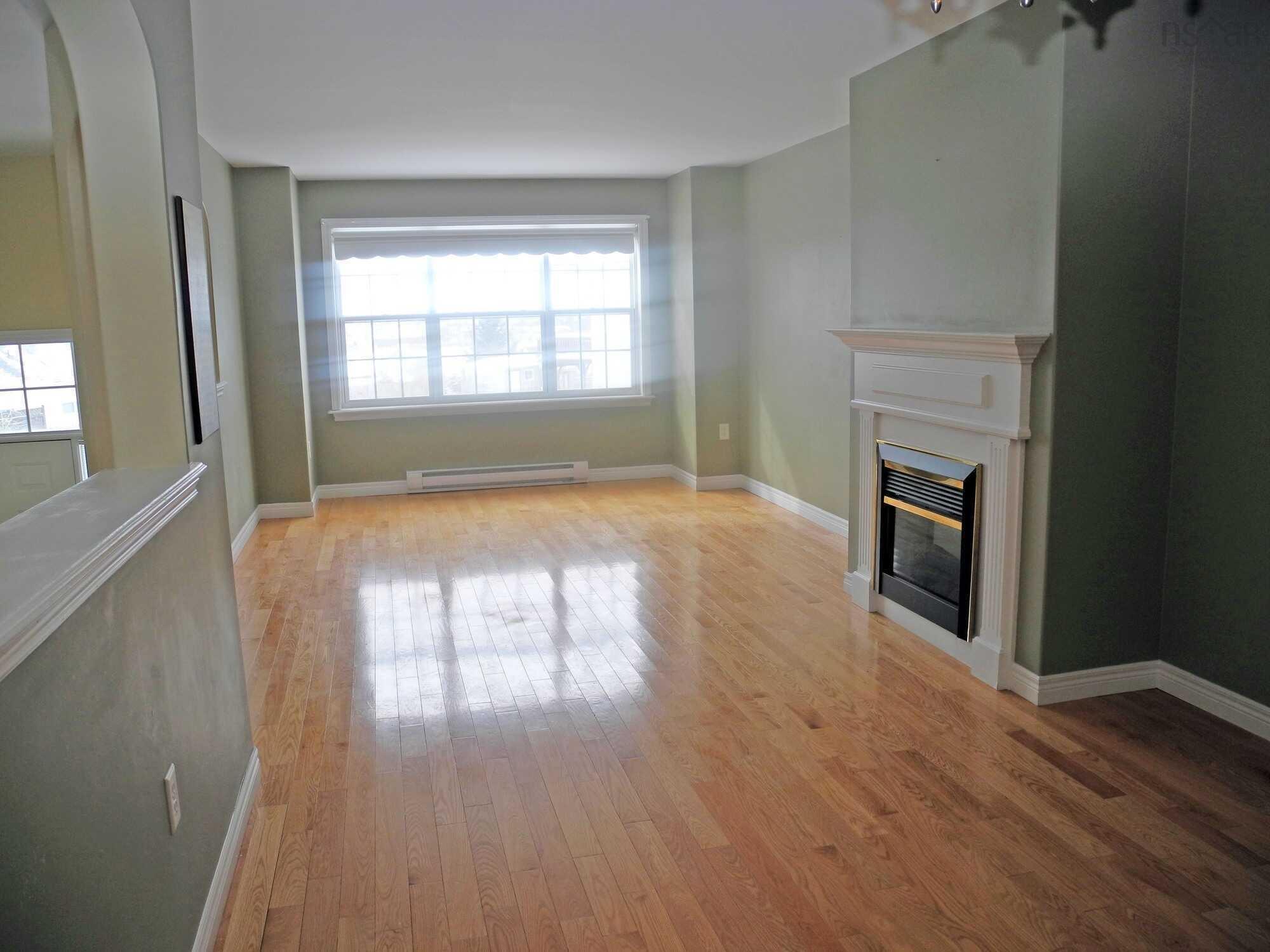 $549,900.00: 15 Woodhaven Close, Dartmouth