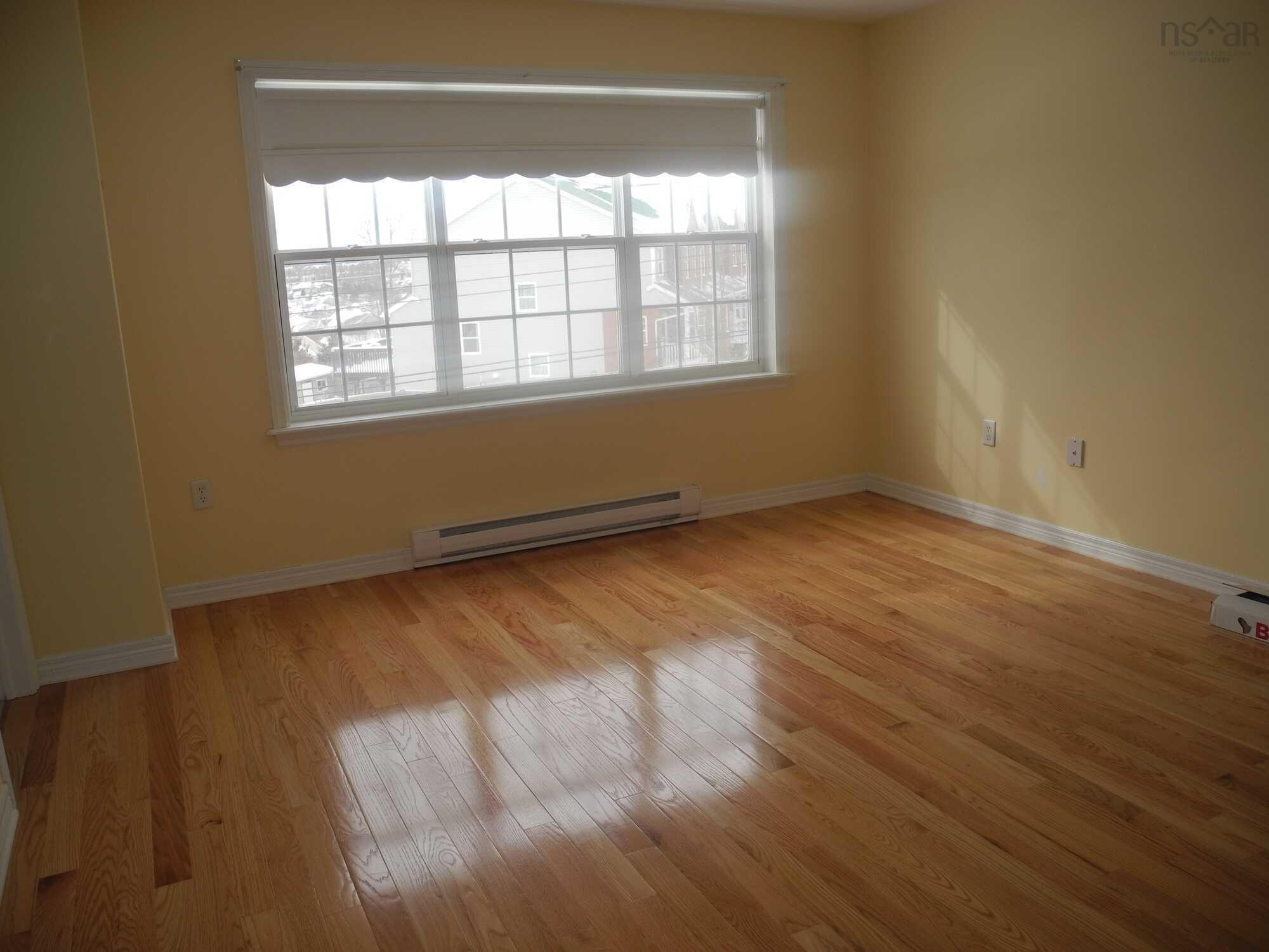 $549,900.00: 15 Woodhaven Close, Dartmouth