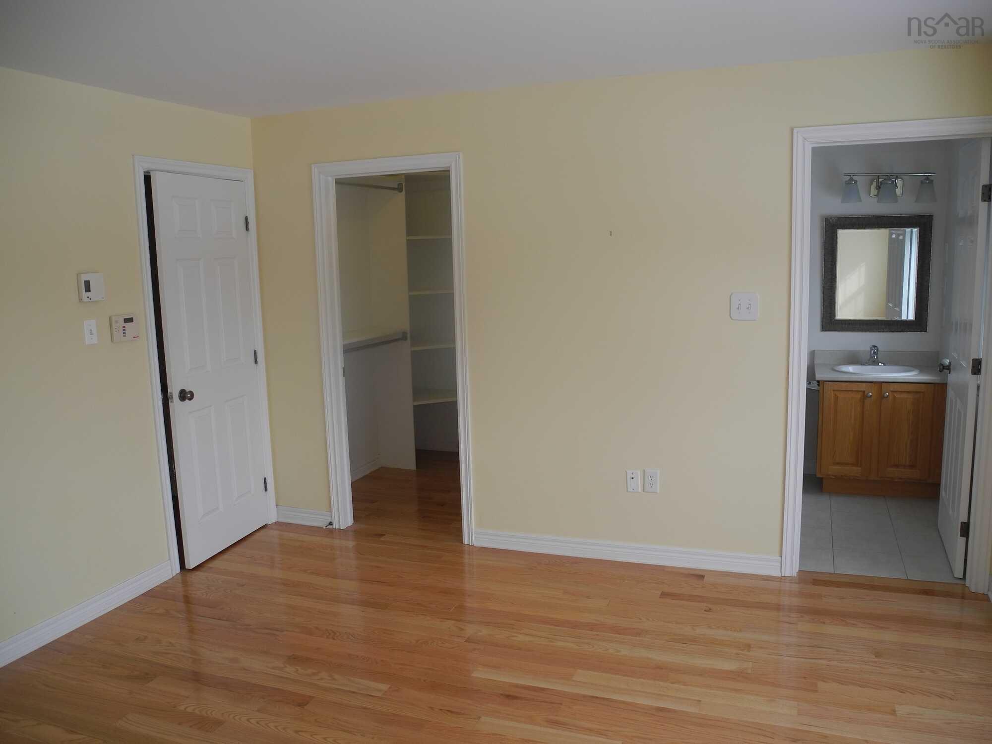 $549,900.00: 15 Woodhaven Close, Dartmouth