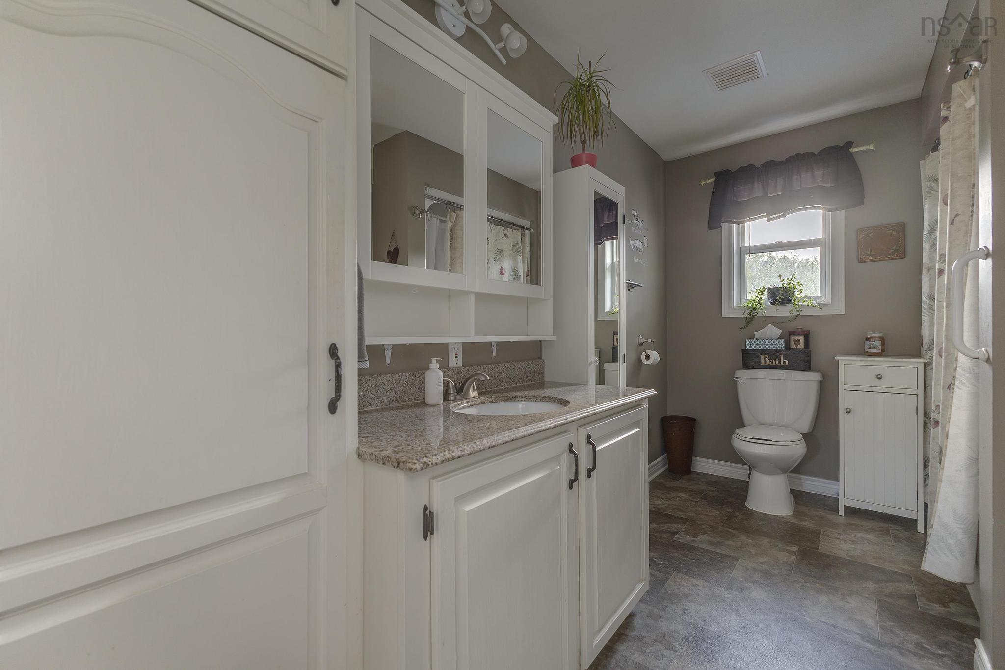 $599,900.00: 2 Ferris Drive, Dutch Settlement