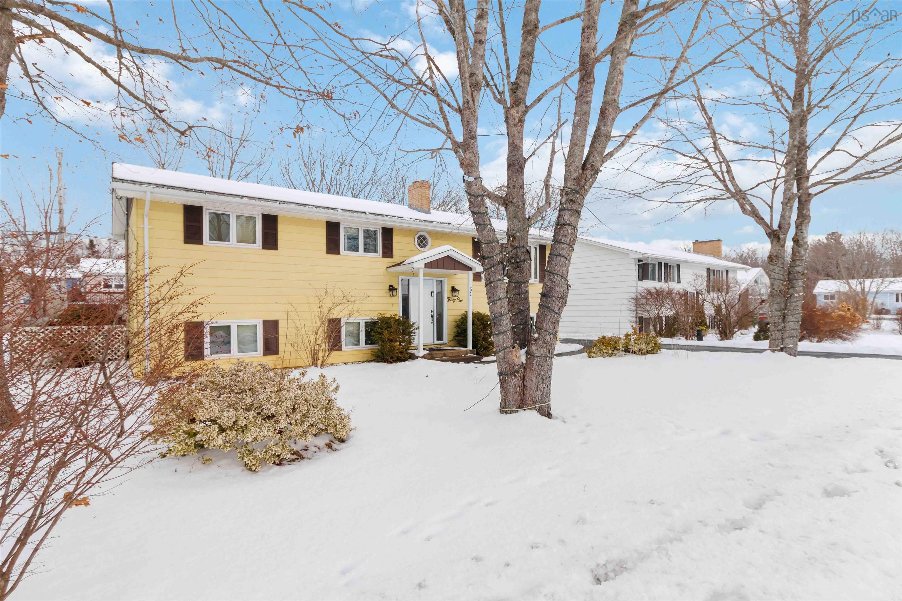 $499,900.00: 31 Pope Crescent, Lower Sackville