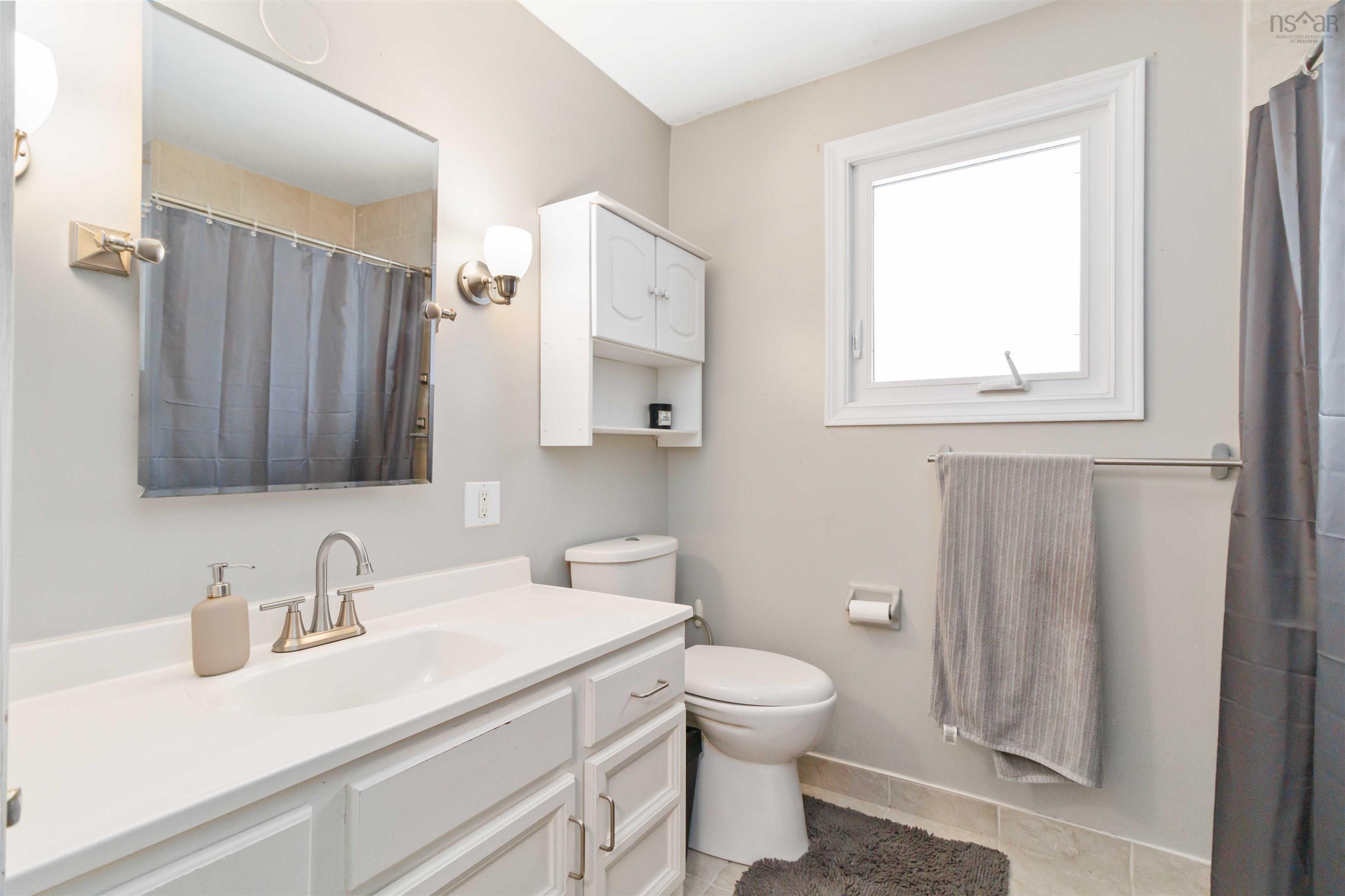 $499,900.00: 31 Pope Crescent, Lower Sackville