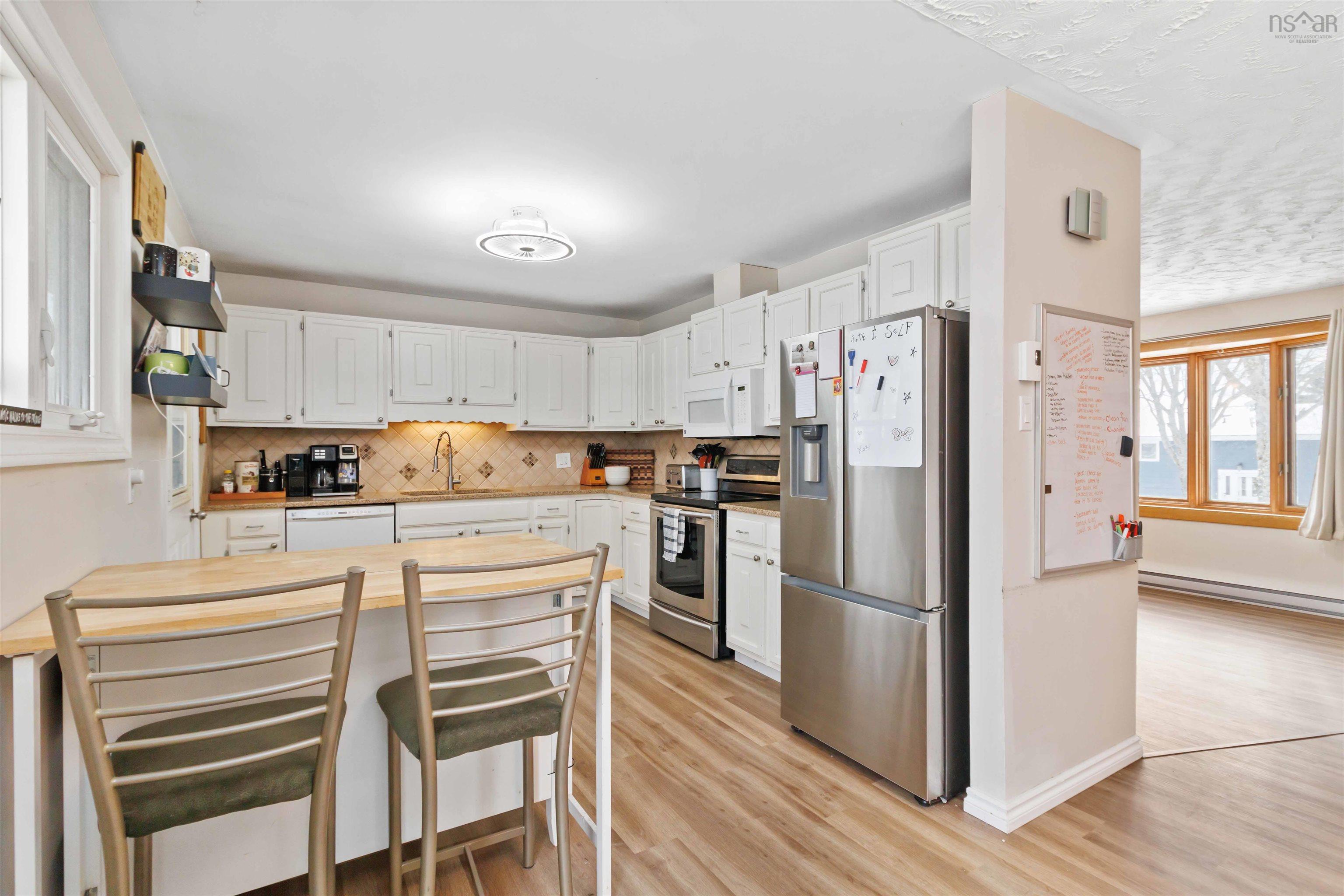 $499,900.00: 31 Pope Crescent, Lower Sackville