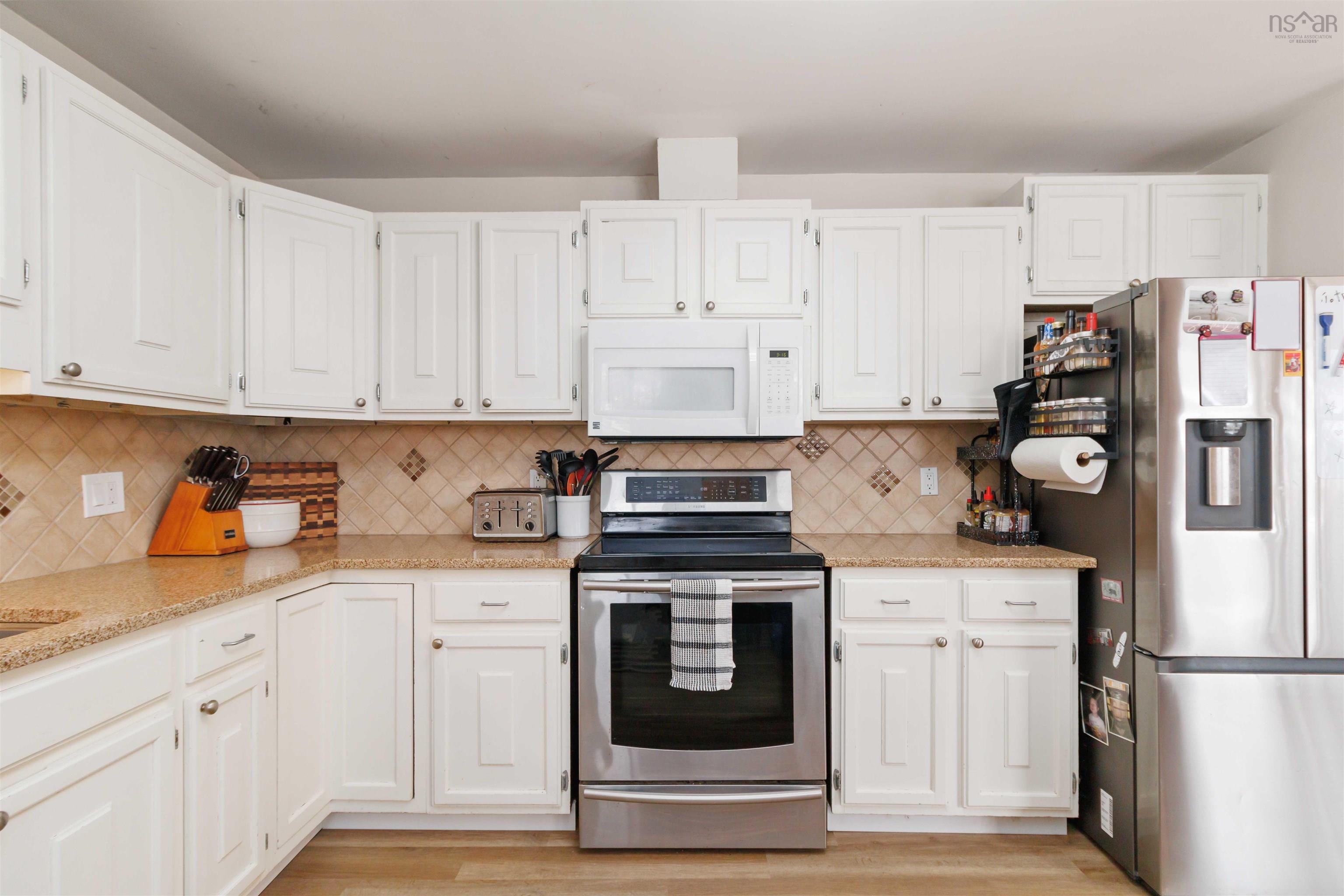 $499,900.00: 31 Pope Crescent, Lower Sackville
