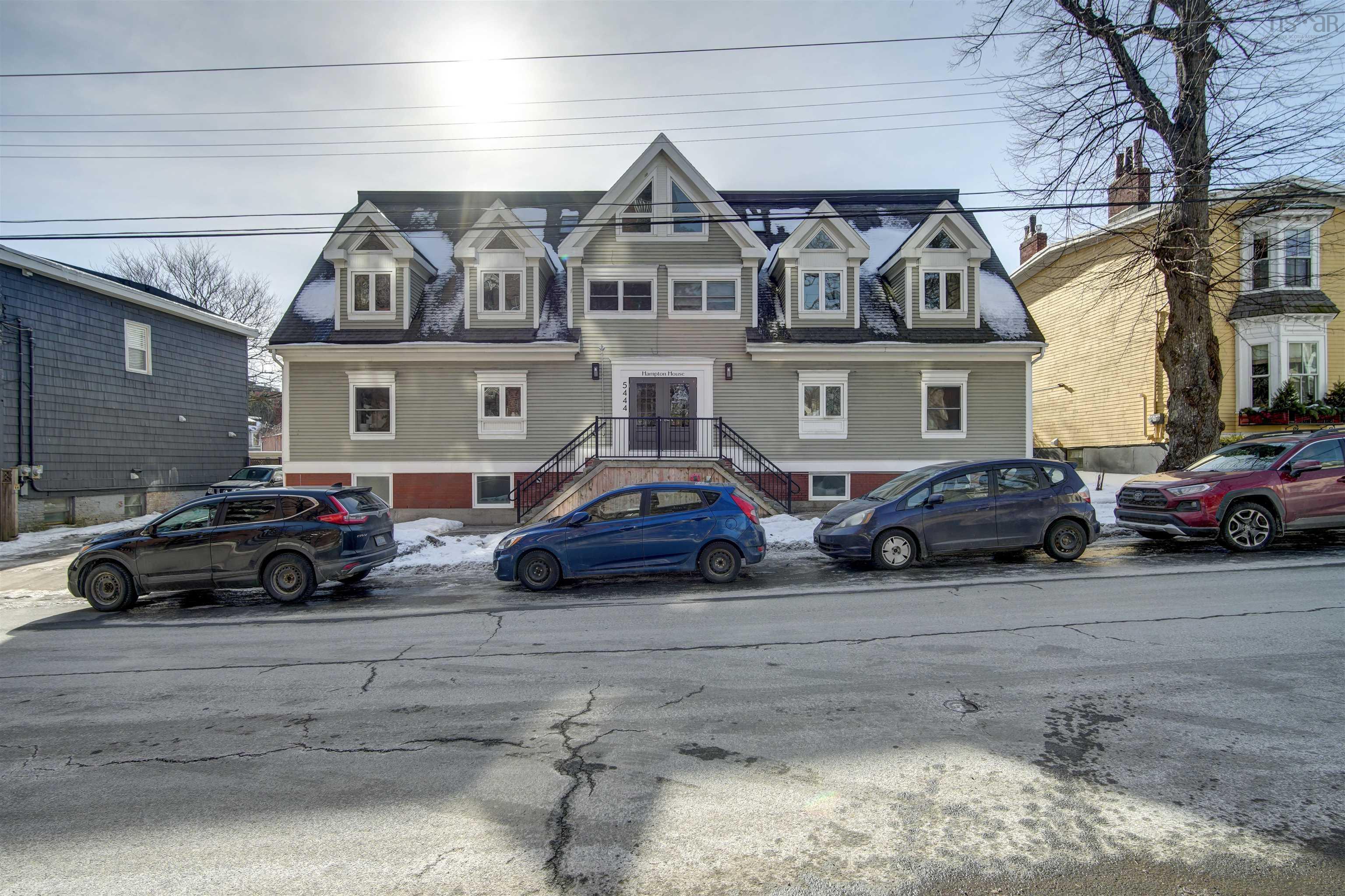 $468,000.00: 2 5444 Victoria Road, Halifax