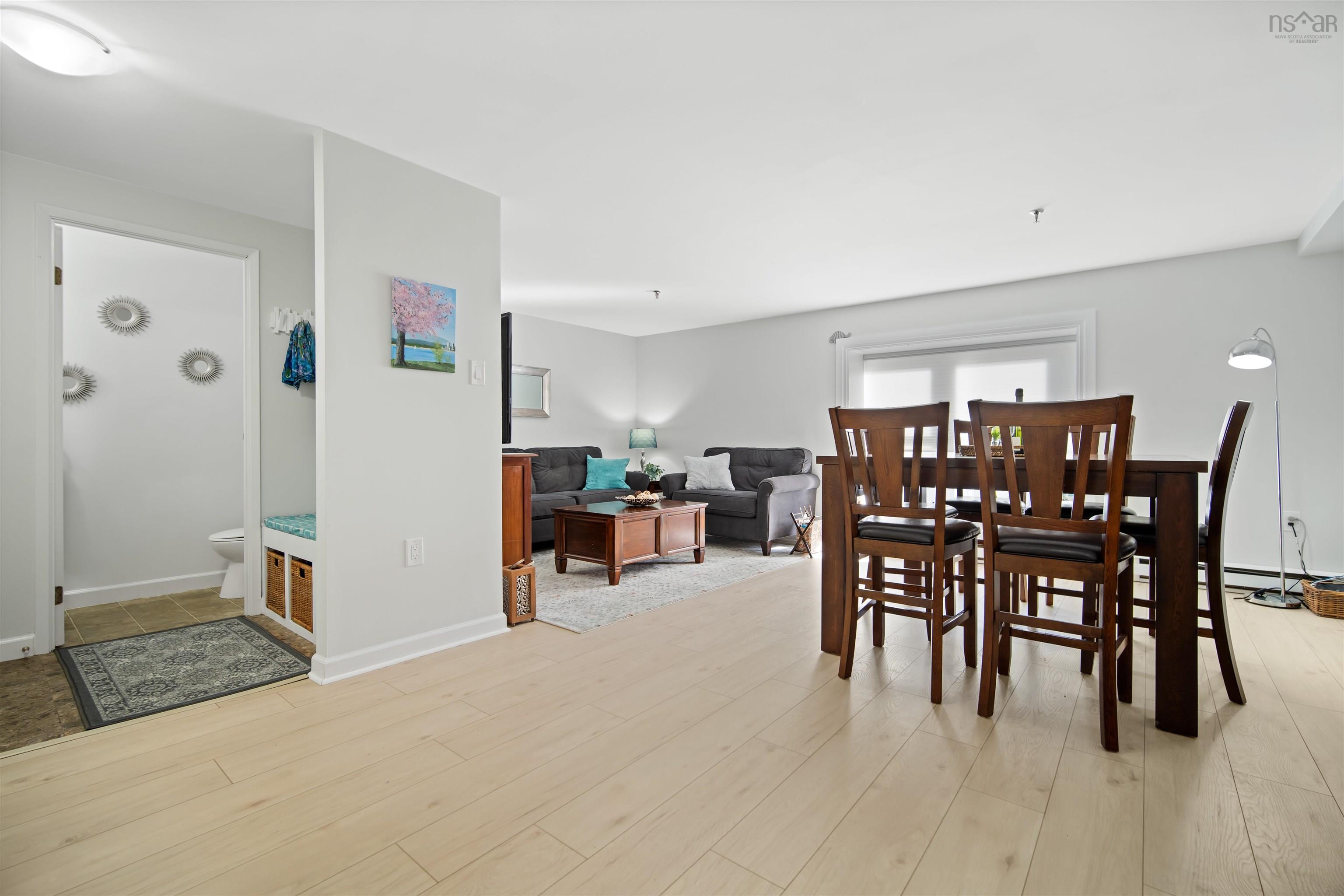 $468,000.00: 2 5444 Victoria Road, Halifax