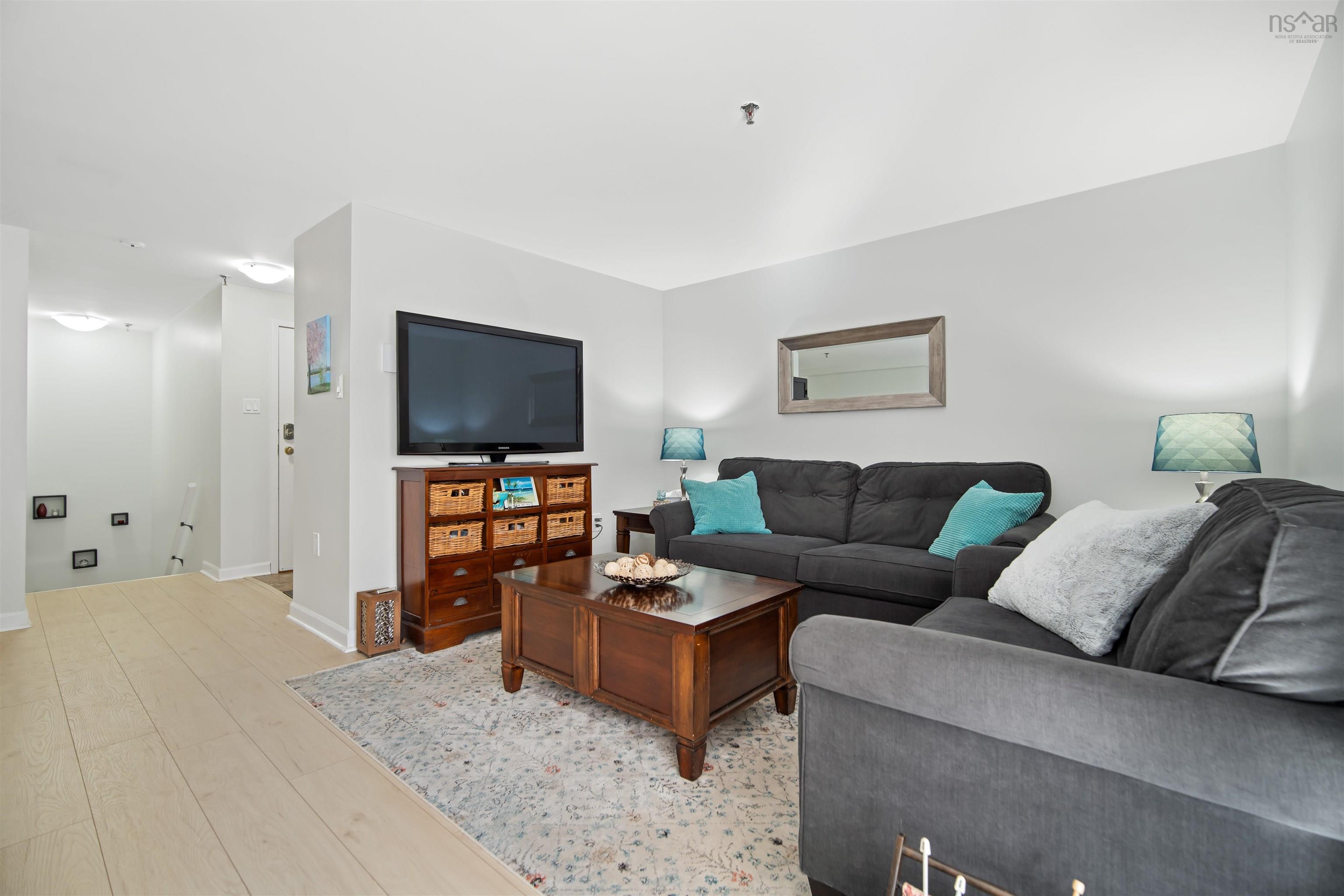 $468,000.00: 2 5444 Victoria Road, Halifax