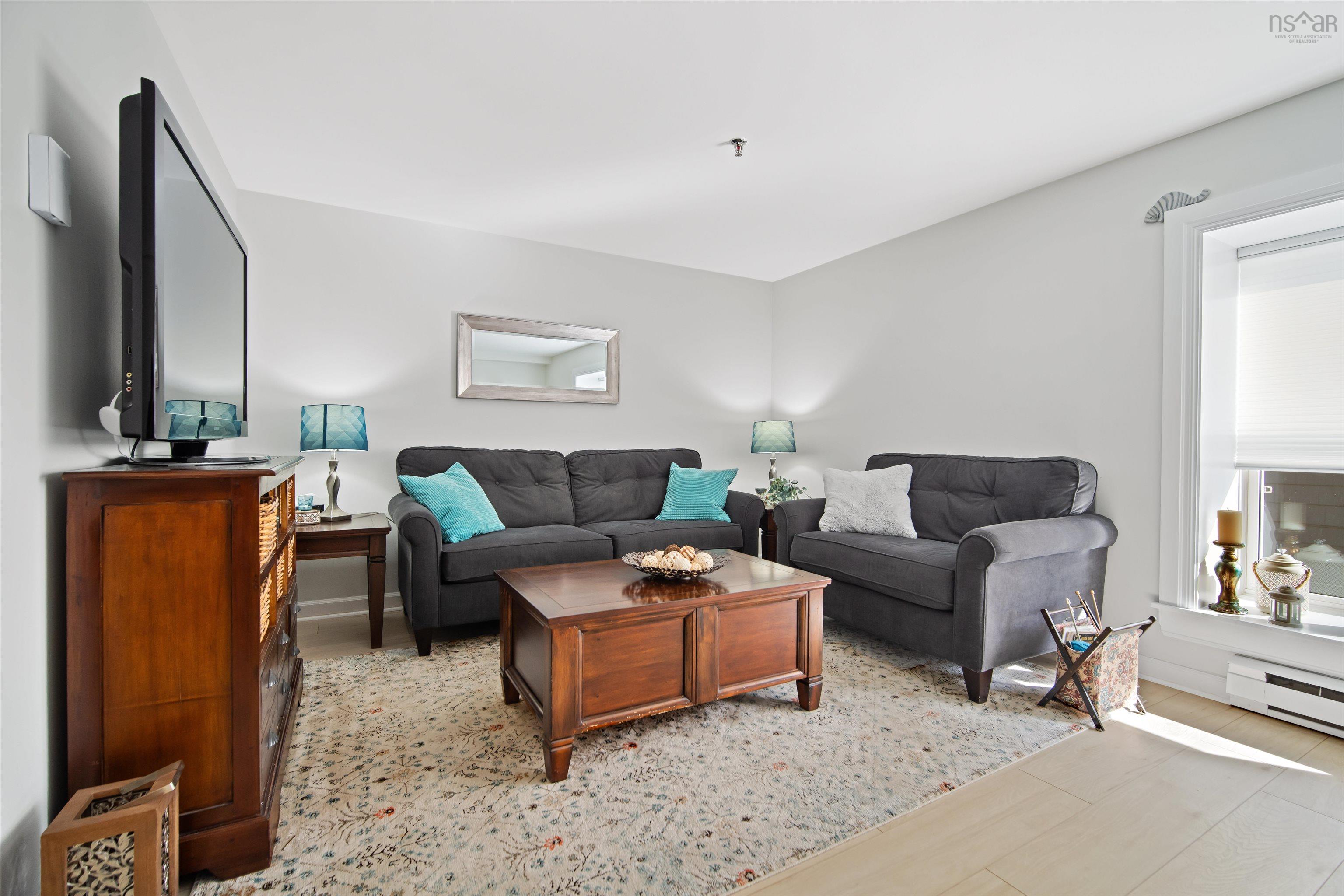 $468,000.00: 2 5444 Victoria Road, Halifax