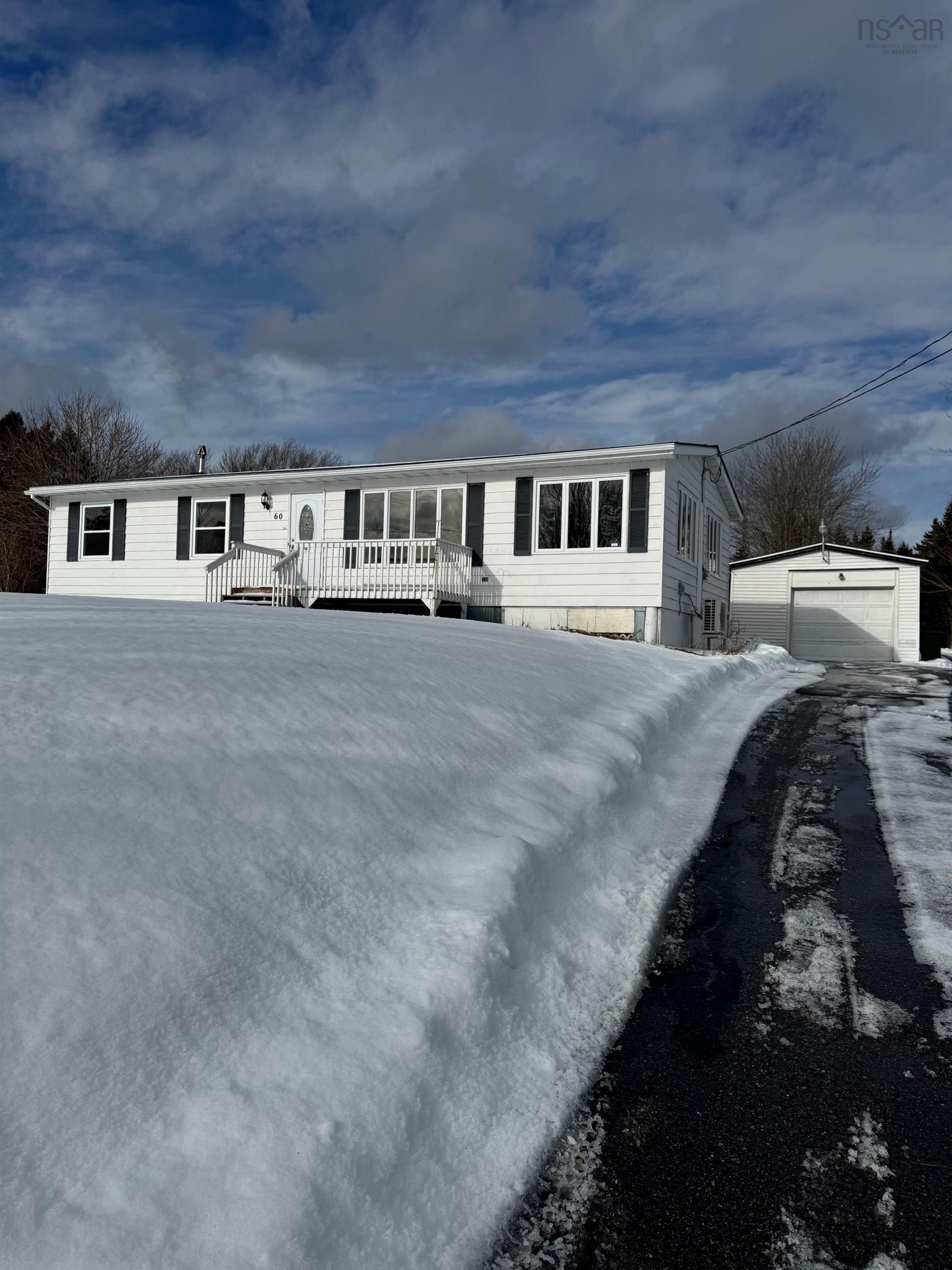 $375,000.00: 60 North Side Road, Riverport