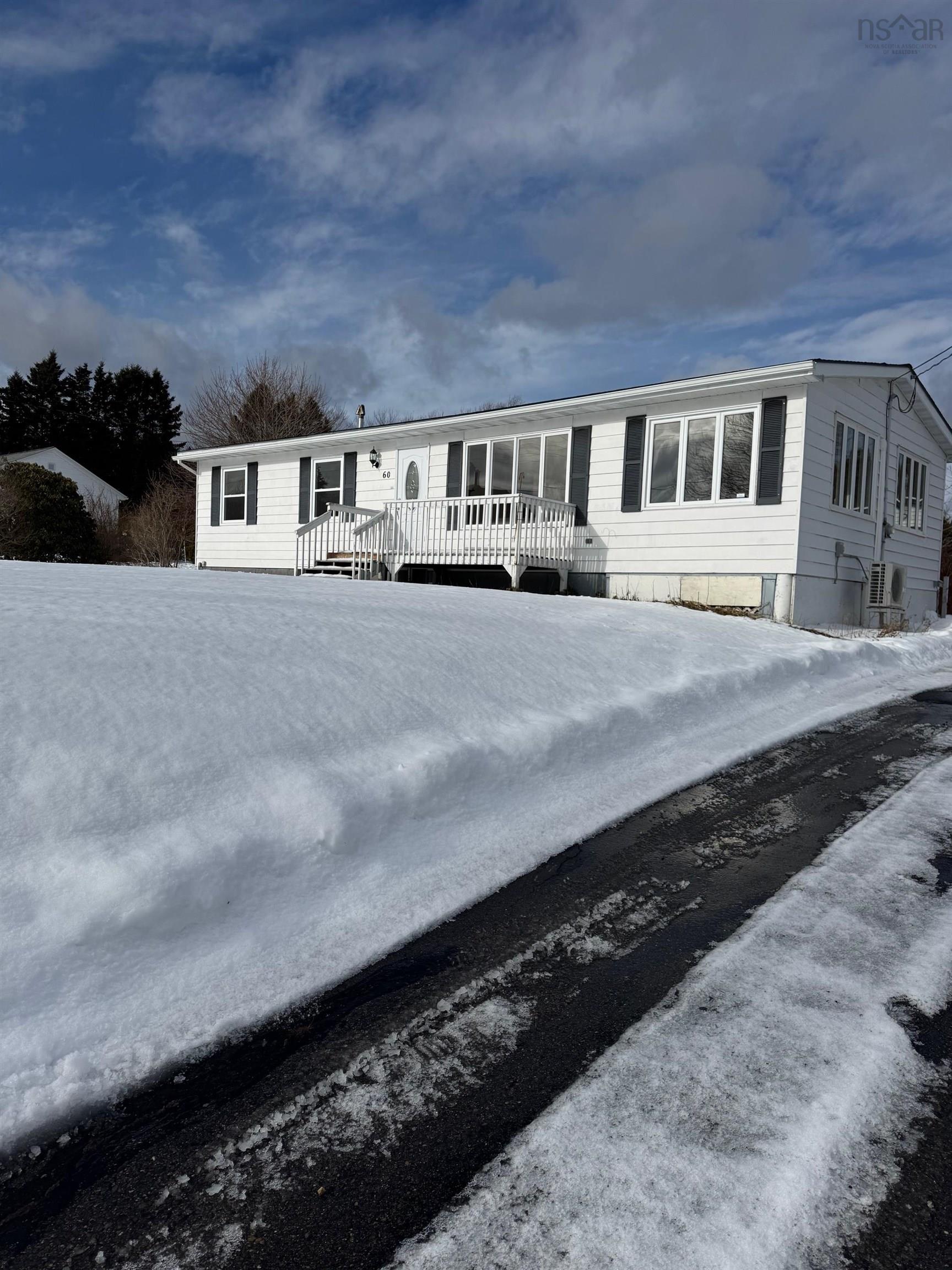 $375,000.00: 60 North Side Road, Riverport