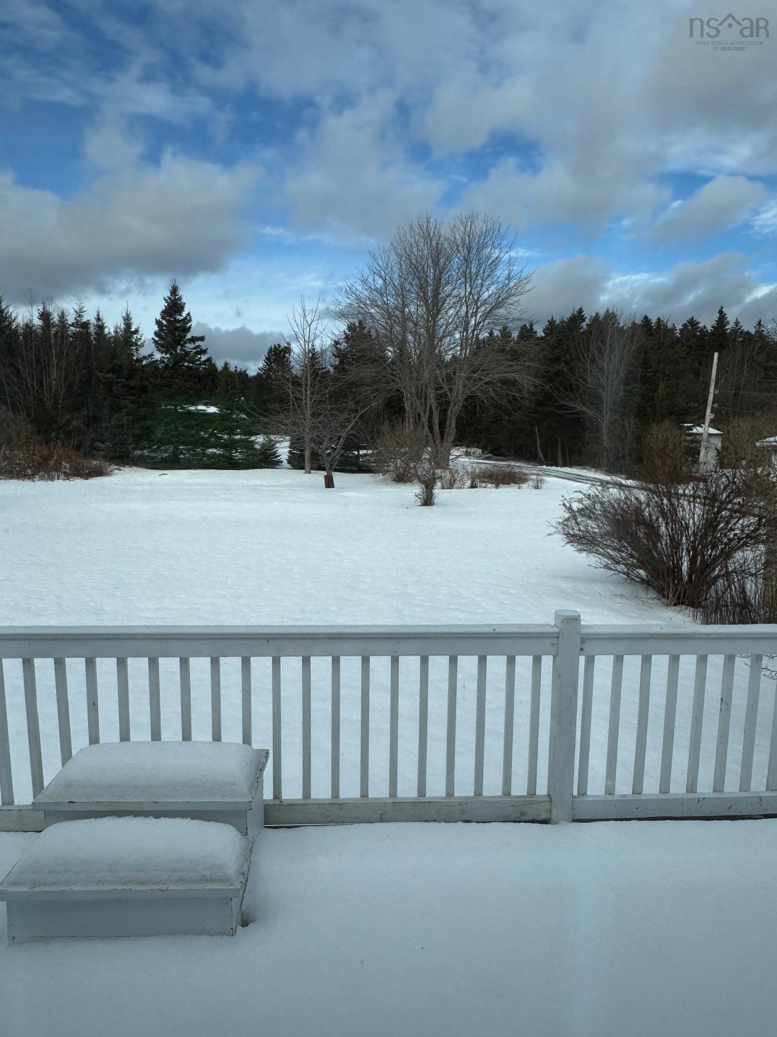 $375,000.00: 60 North Side Road, Riverport