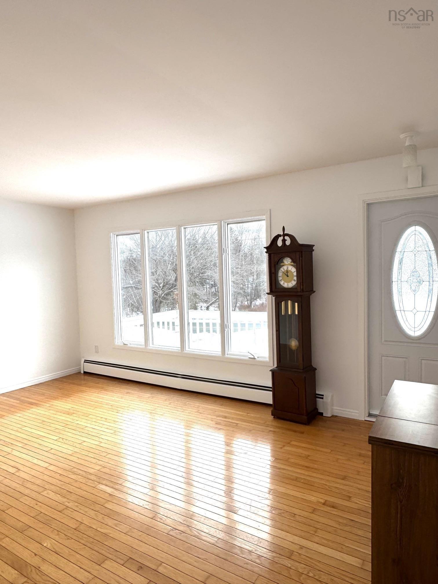 $375,000.00: 60 North Side Road, Riverport