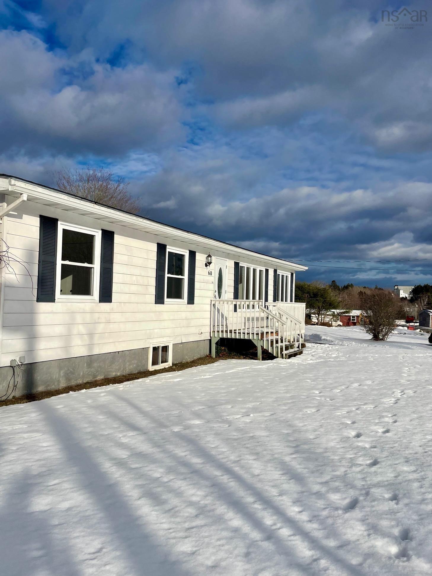 $375,000.00: 60 North Side Road, Riverport