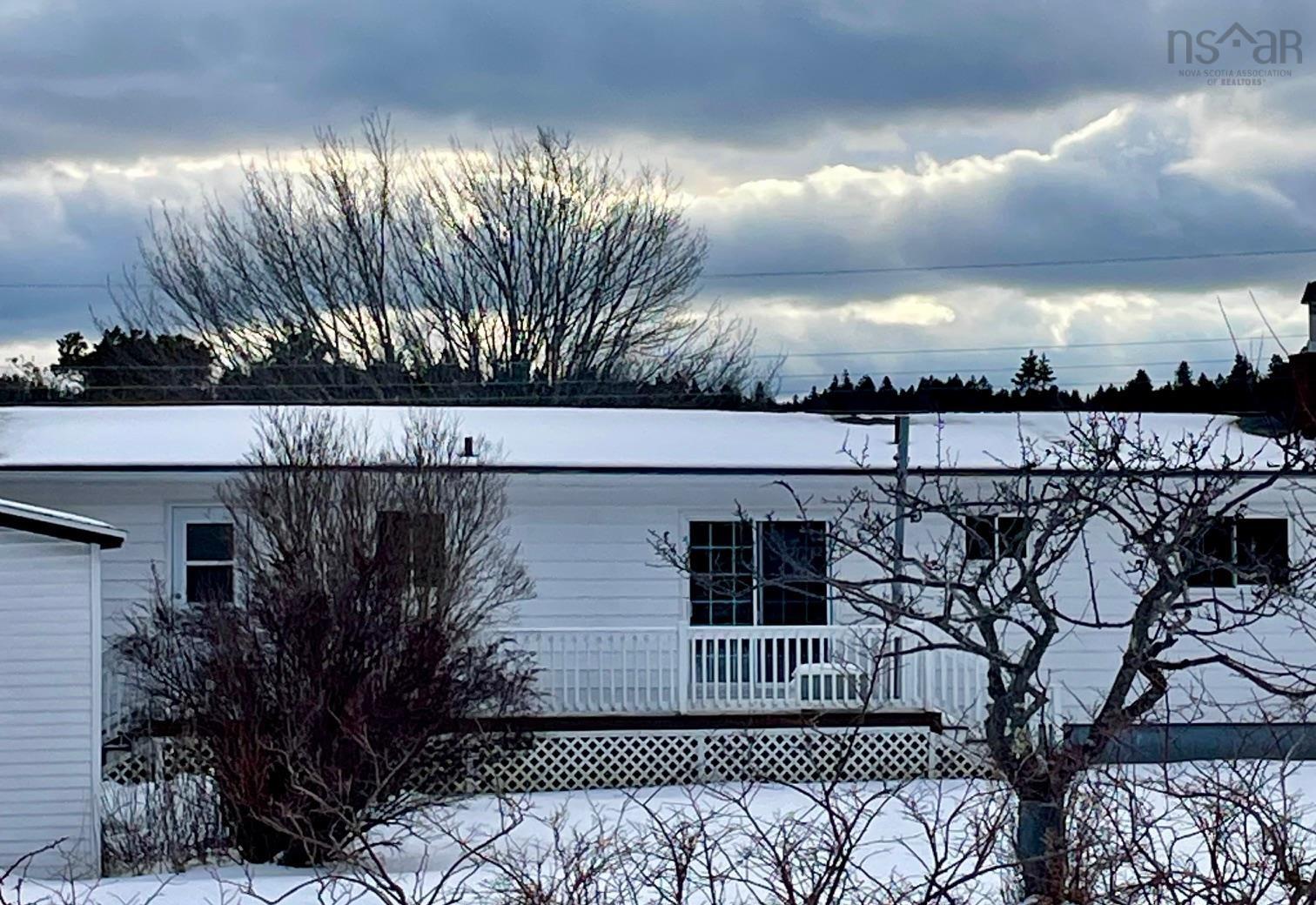 $375,000.00: 60 North Side Road, Riverport