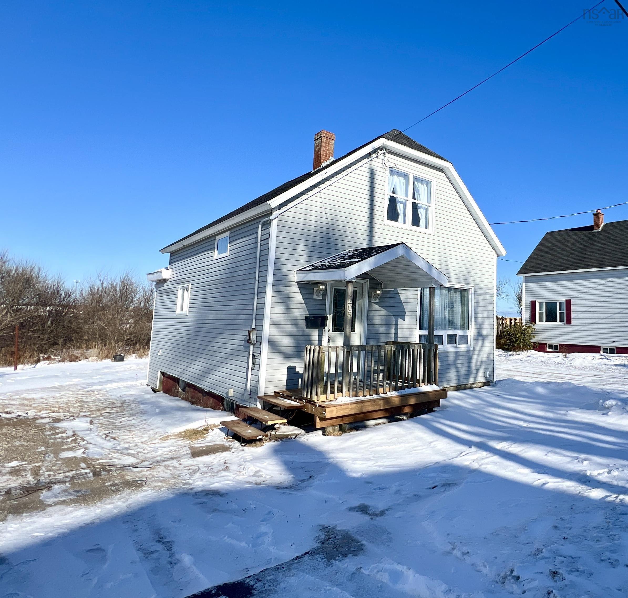 $99,900.00: 205 Brookland Street, Glace Bay