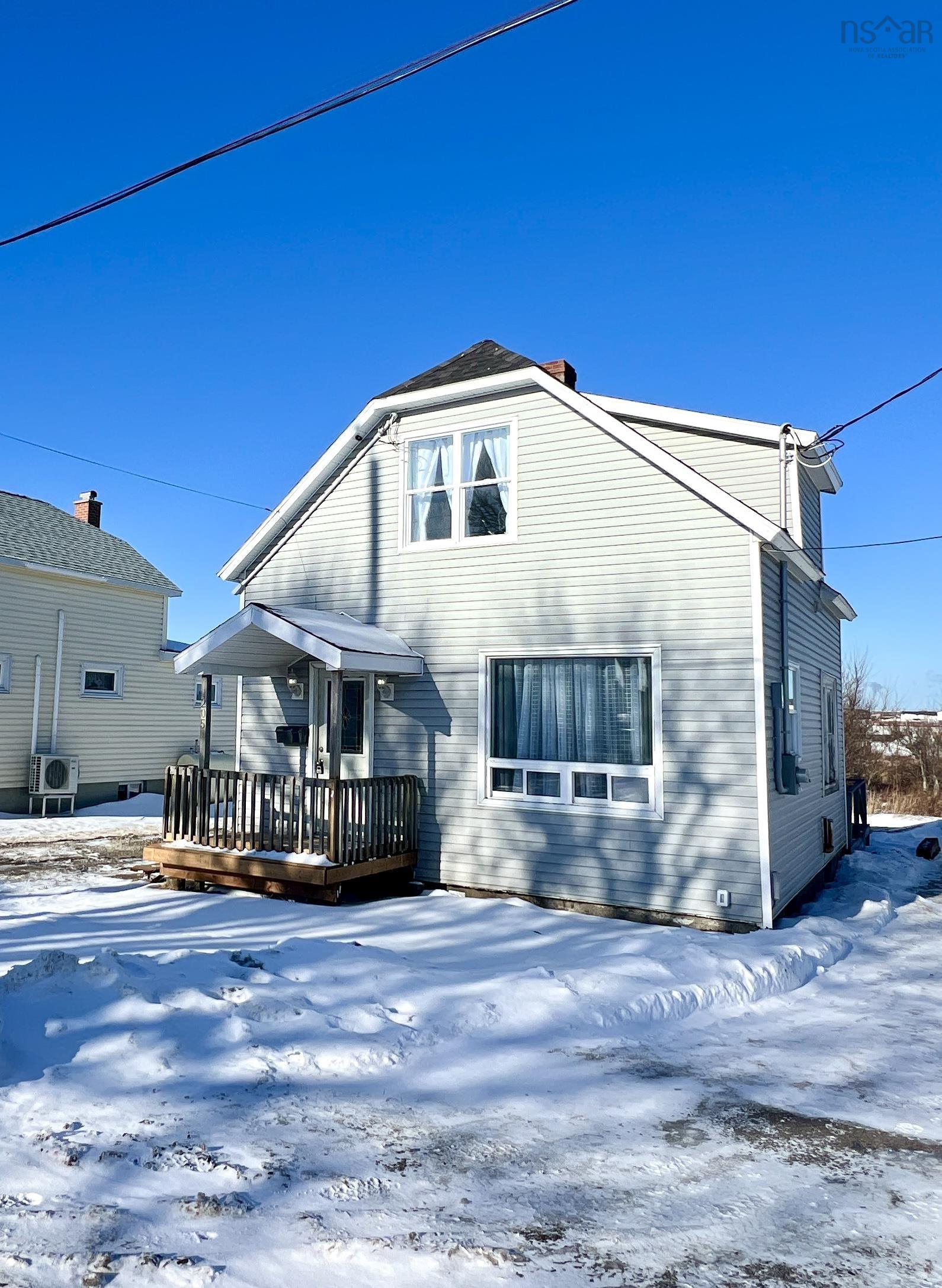 $99,900.00: 205 Brookland Street, Glace Bay