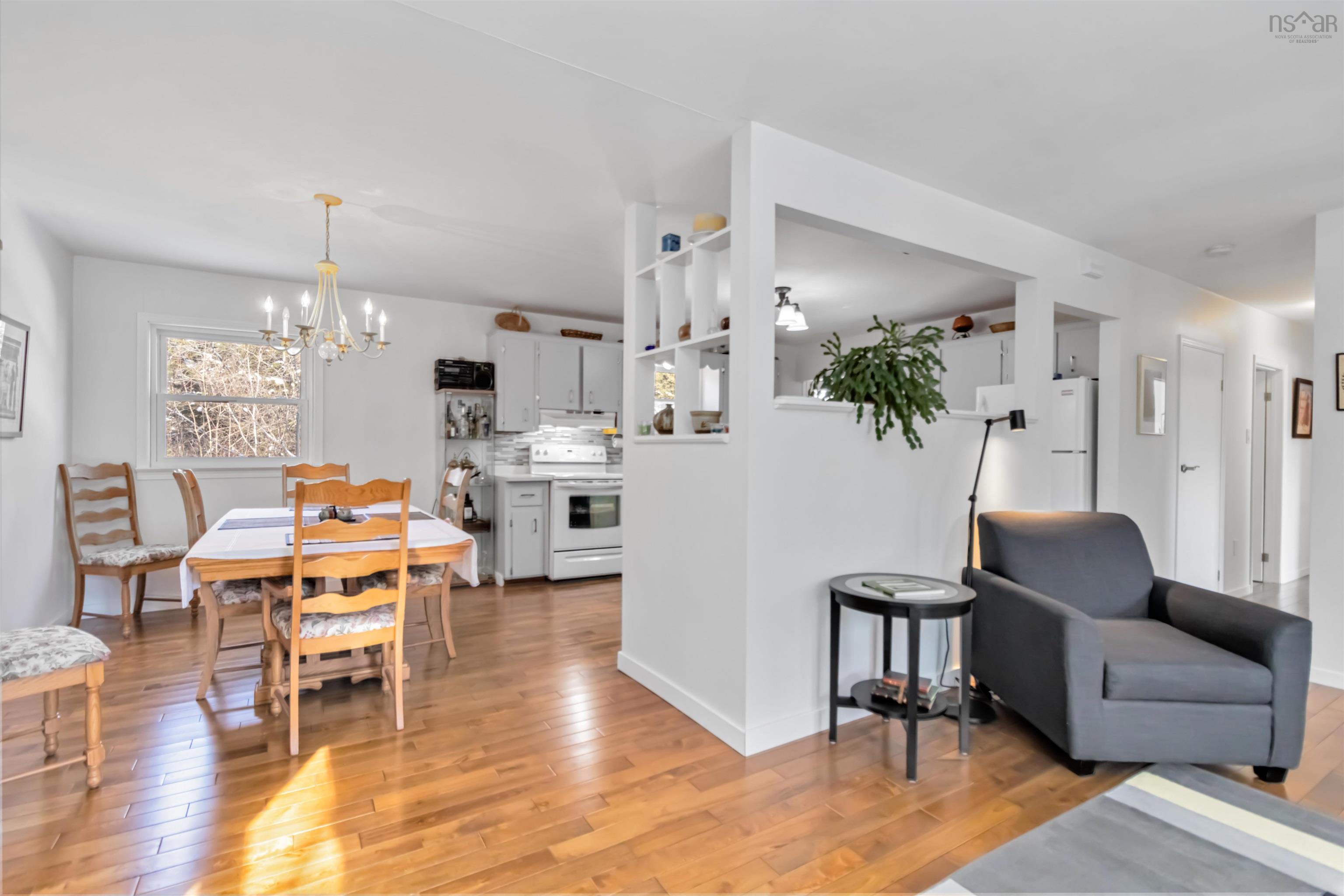 $395,000.00: 46 Highway 3, Hubbards